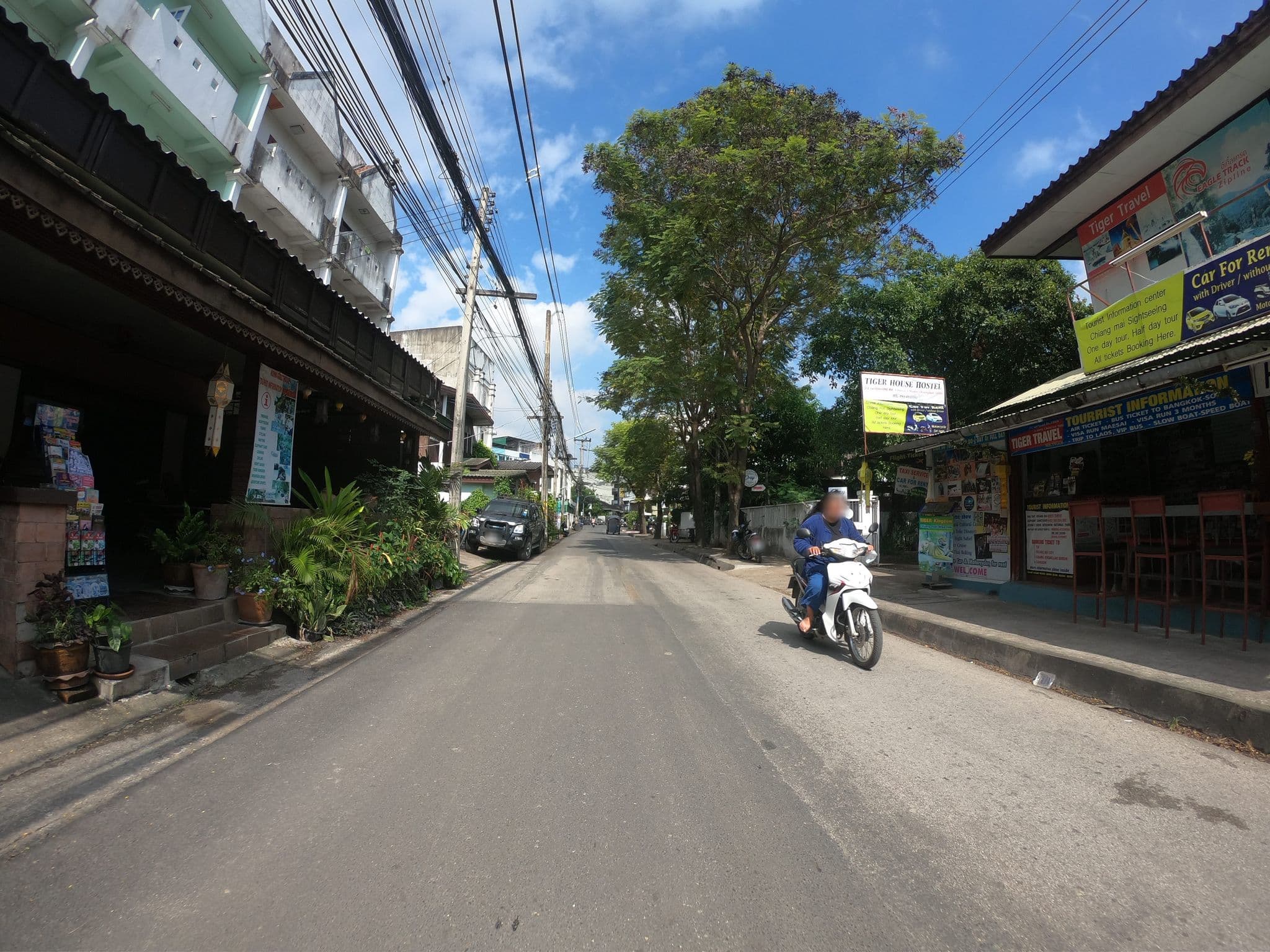 Street view near Nonni Guesthouse, Chiang Mai — © chanuwath_grab (CC BY-SA · Mapillary)