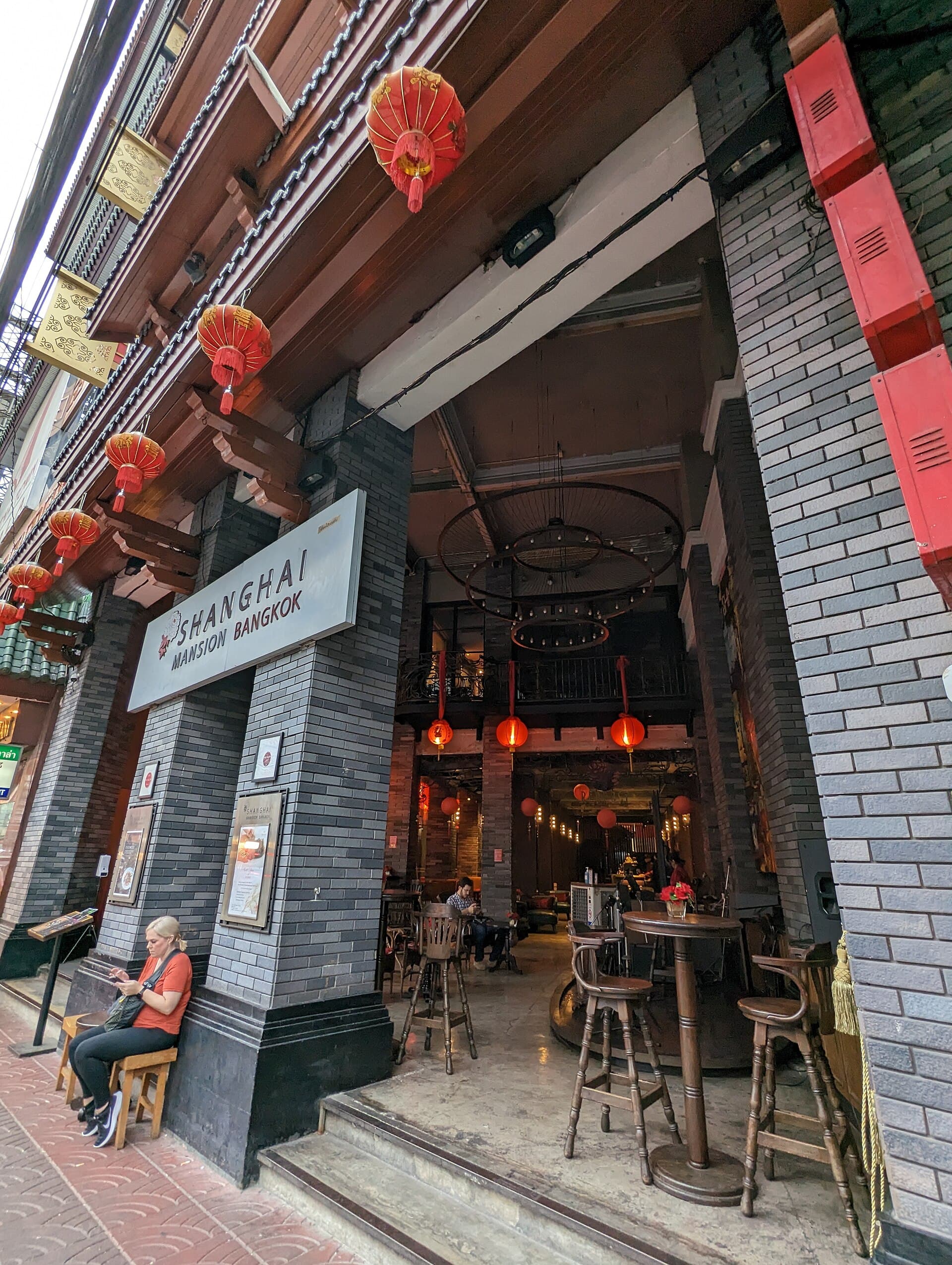 Shanghai Mansion Bangkok (via Wikimedia Commons, CC0)