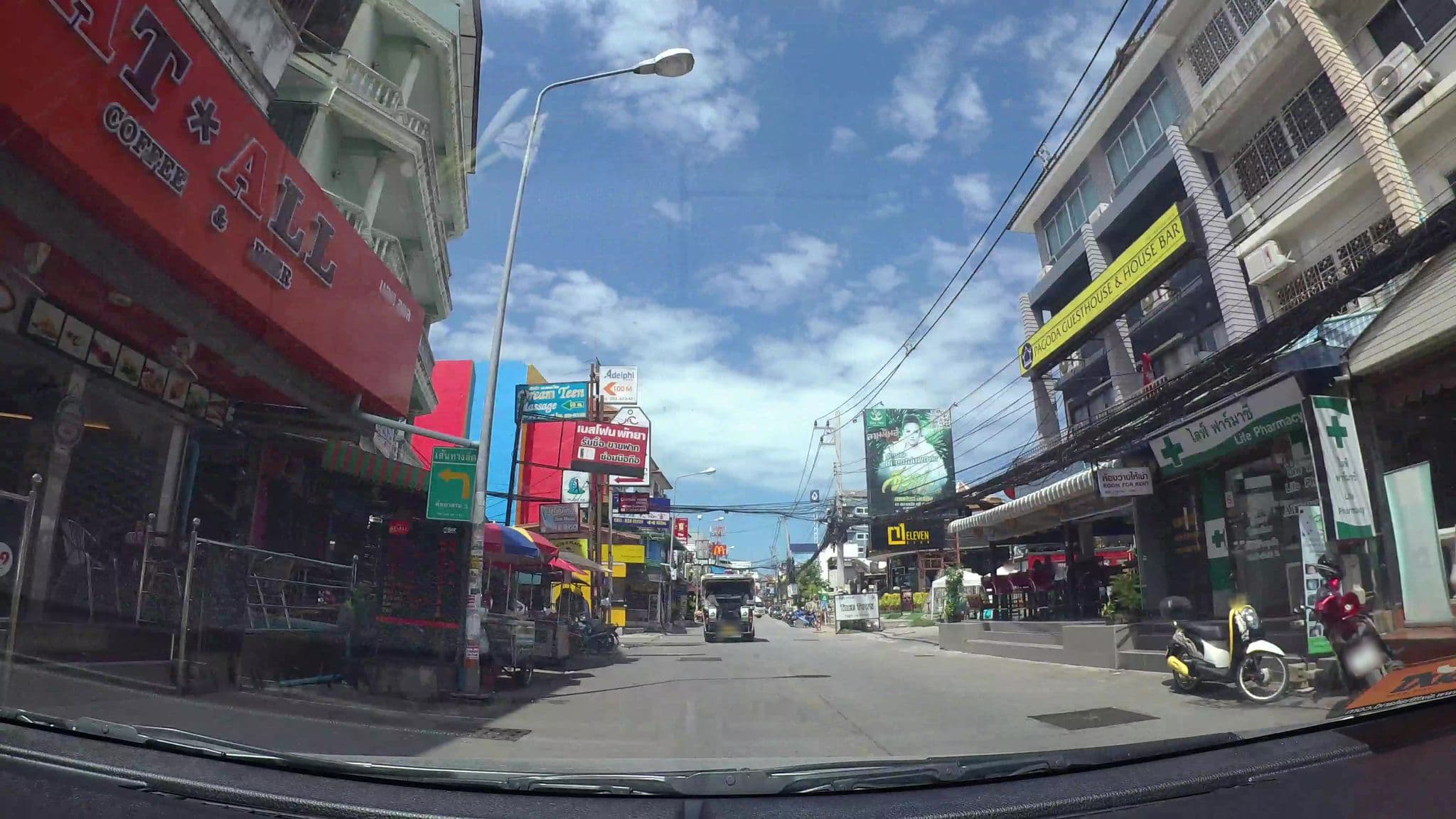 Street view near Fire & Ice, Pattaya — © kaart_3 (CC BY-SA · Mapillary)