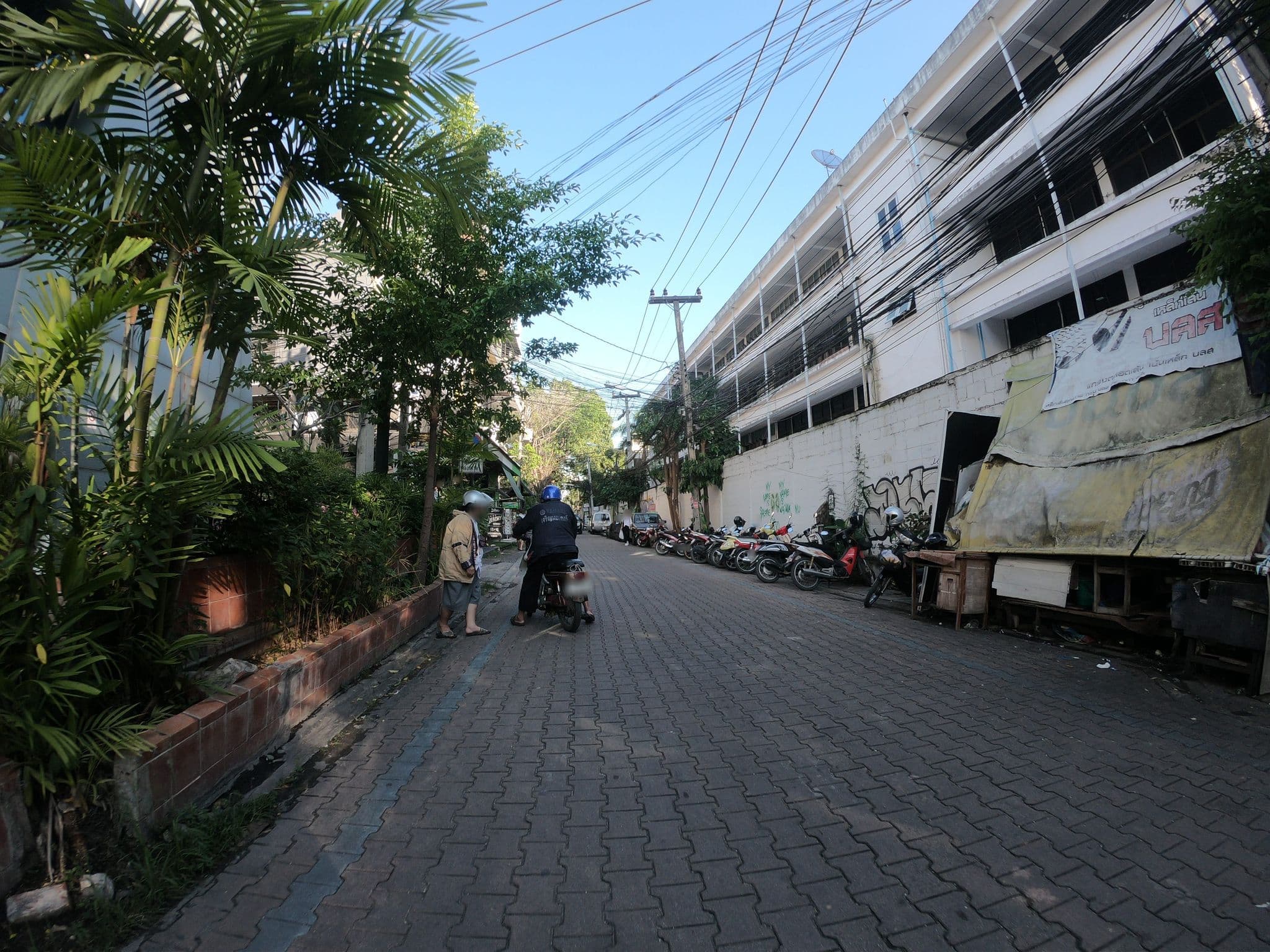 Street view near Nalin Guesthouse, Chiang Mai