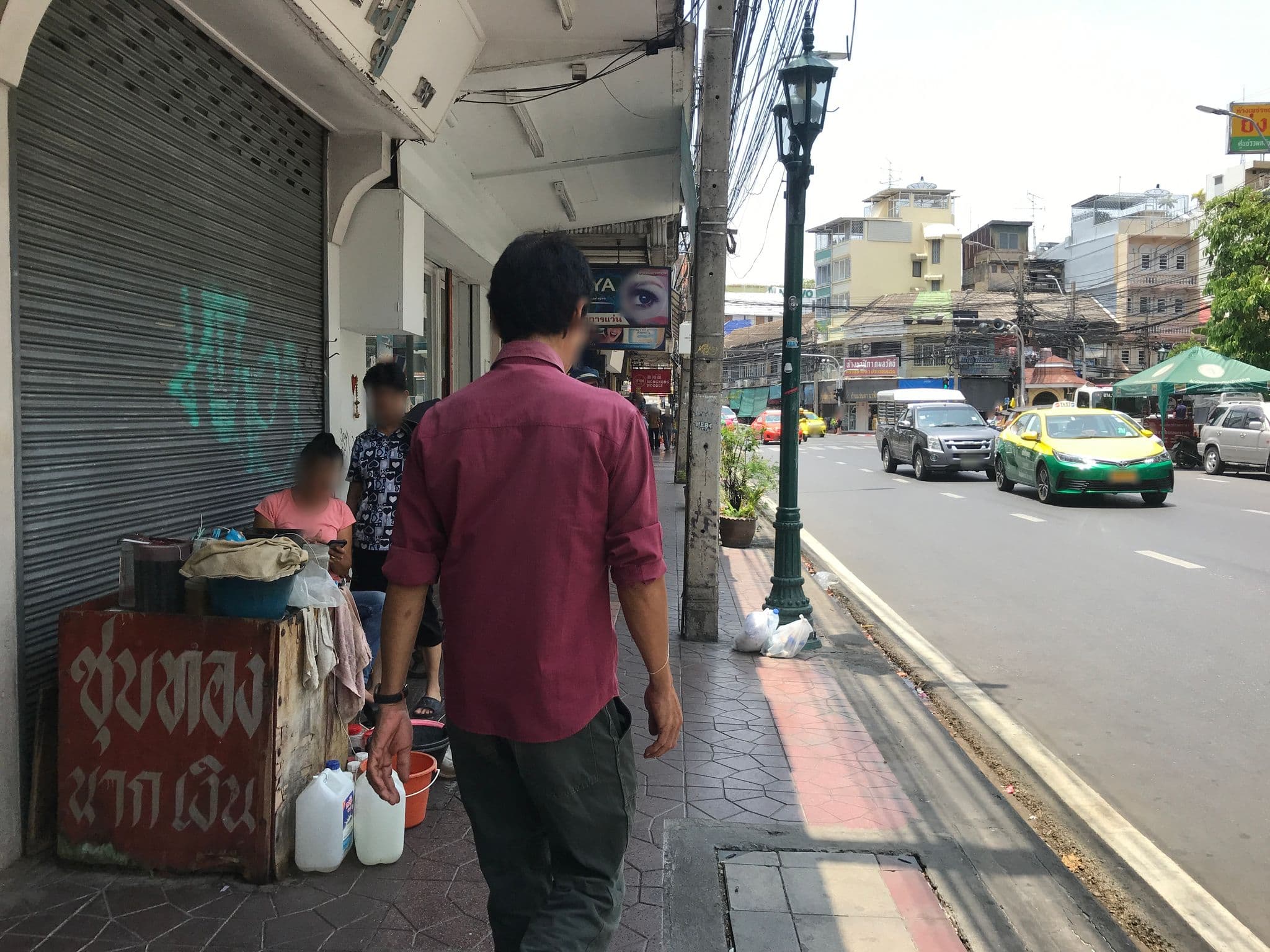 Street view near Mind day Hostel Khaosan, Phra Nakhon