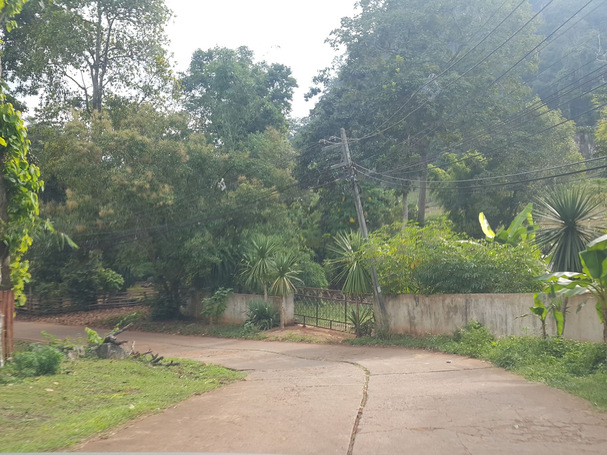Street view near Pencave Homestay, Pai