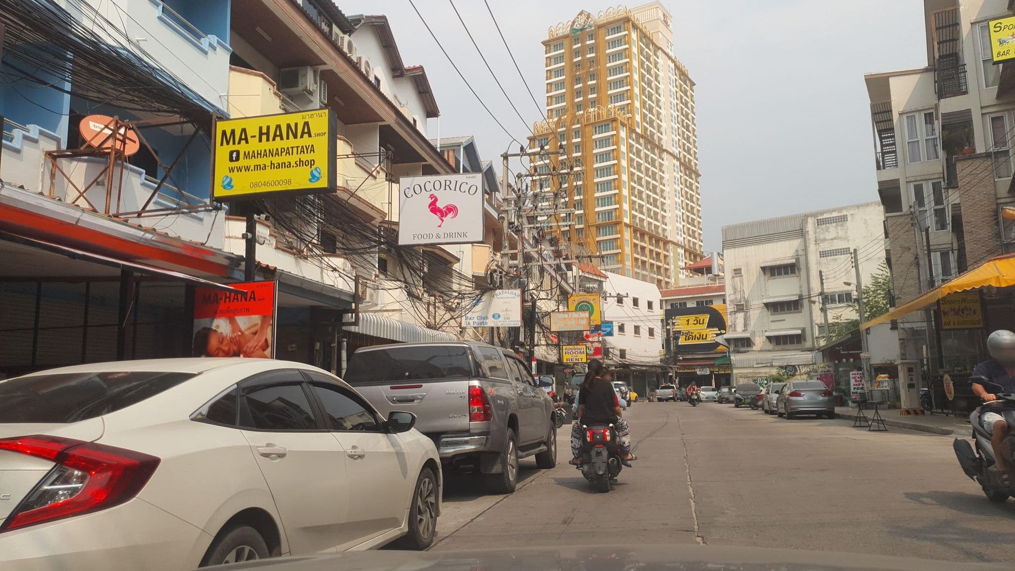 Street view near Yoyo Guesthouse, Pattaya