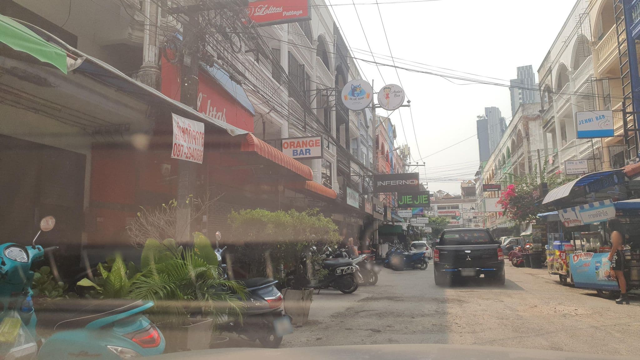 Street view near KJS House, Pattaya — © jrcarlsen (CC BY-SA · Mapillary)