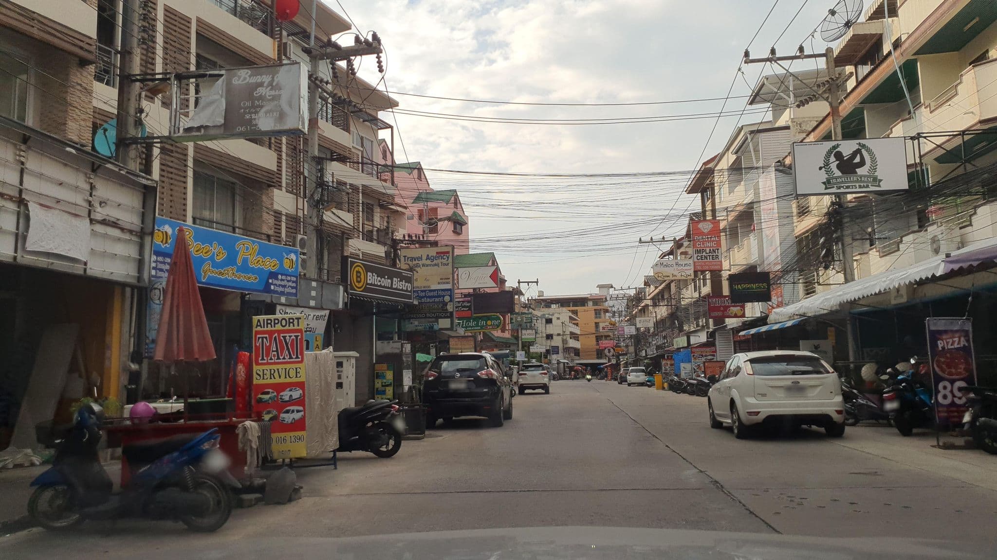 Street view near Sooi-Tee Guest House, Pattaya
