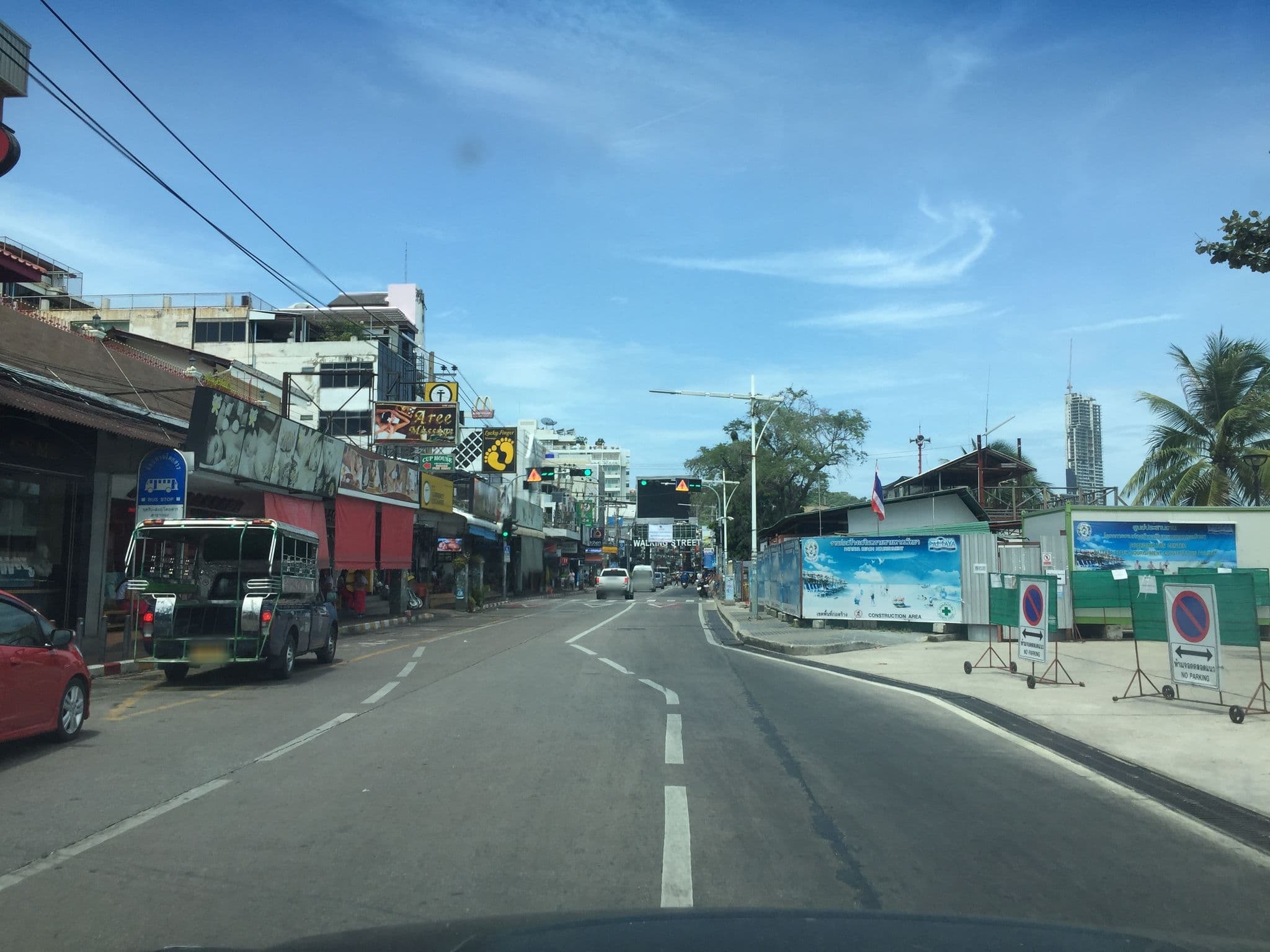 Street view near Taj Place, Pattaya — © kyoko (CC BY-SA · Mapillary)