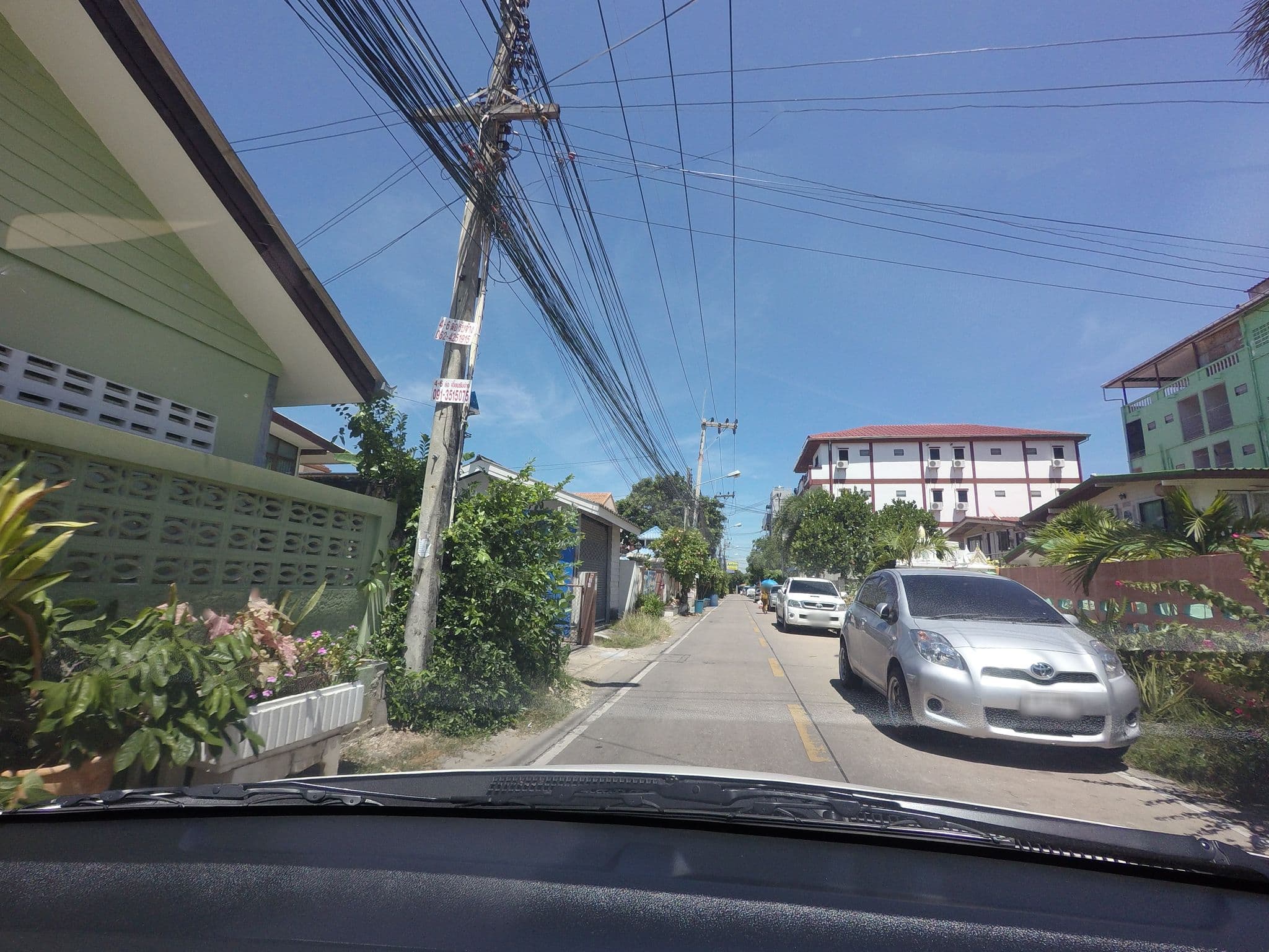 Street view near Phetch Kaw Apartment, Pattaya