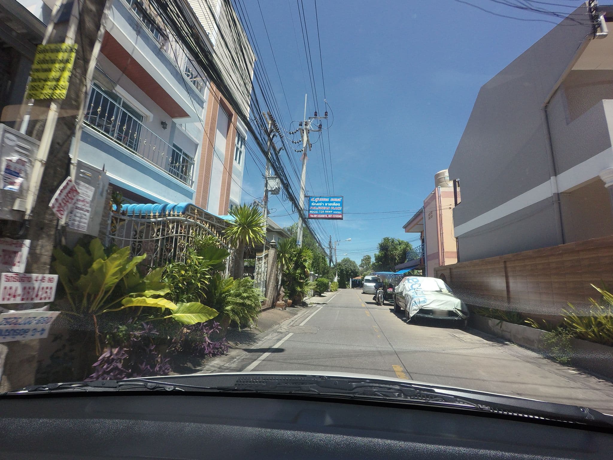 Street view near Sor Suwan Place, Pattaya