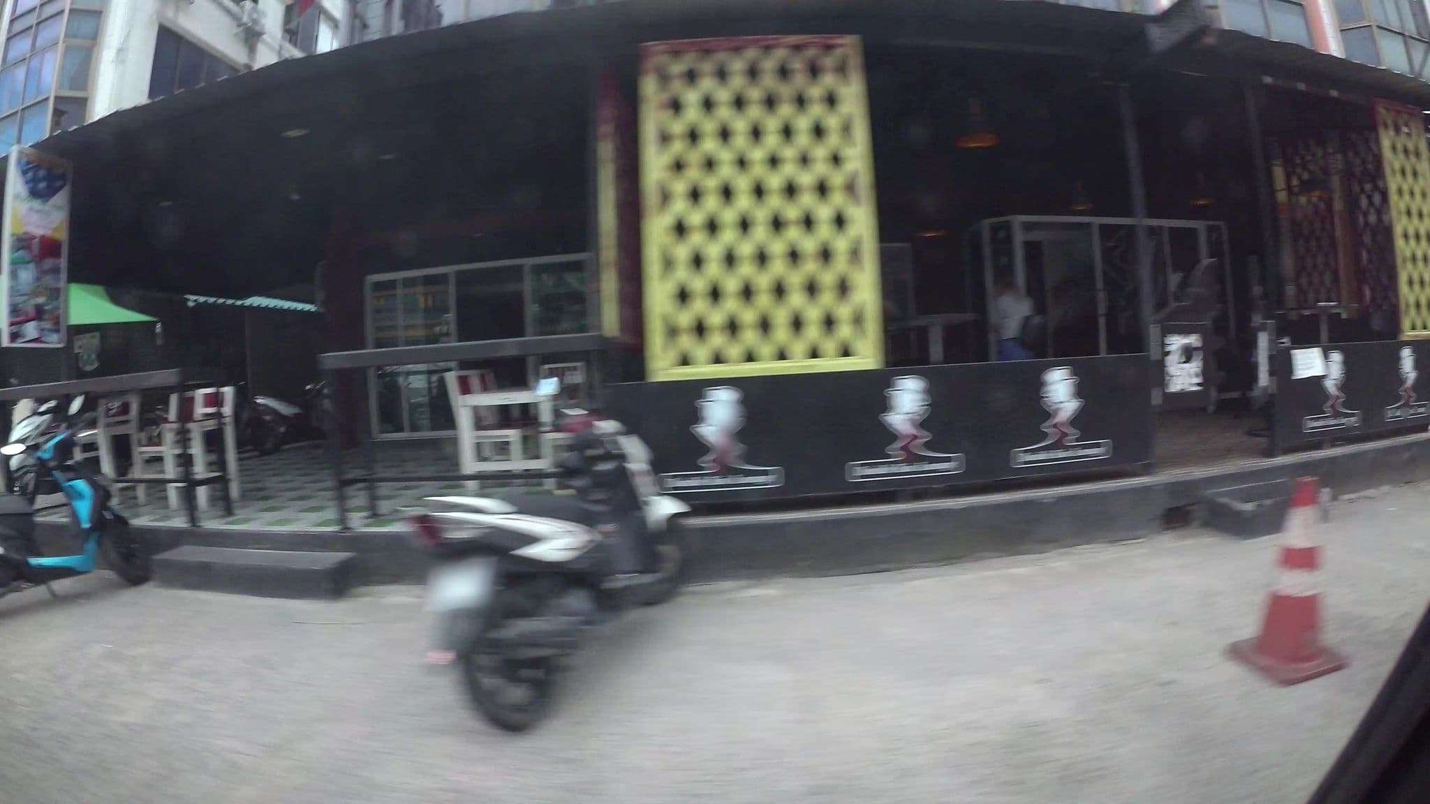 Street view near YES Hotel, Pattaya — © kaart_3 (CC BY-SA · Mapillary)