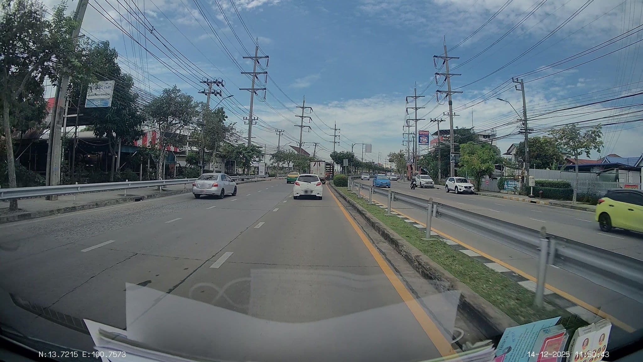 Street view near Convenient Resort, Latkrabang — © ThailandCambodia (CC BY-SA · Mapillary)