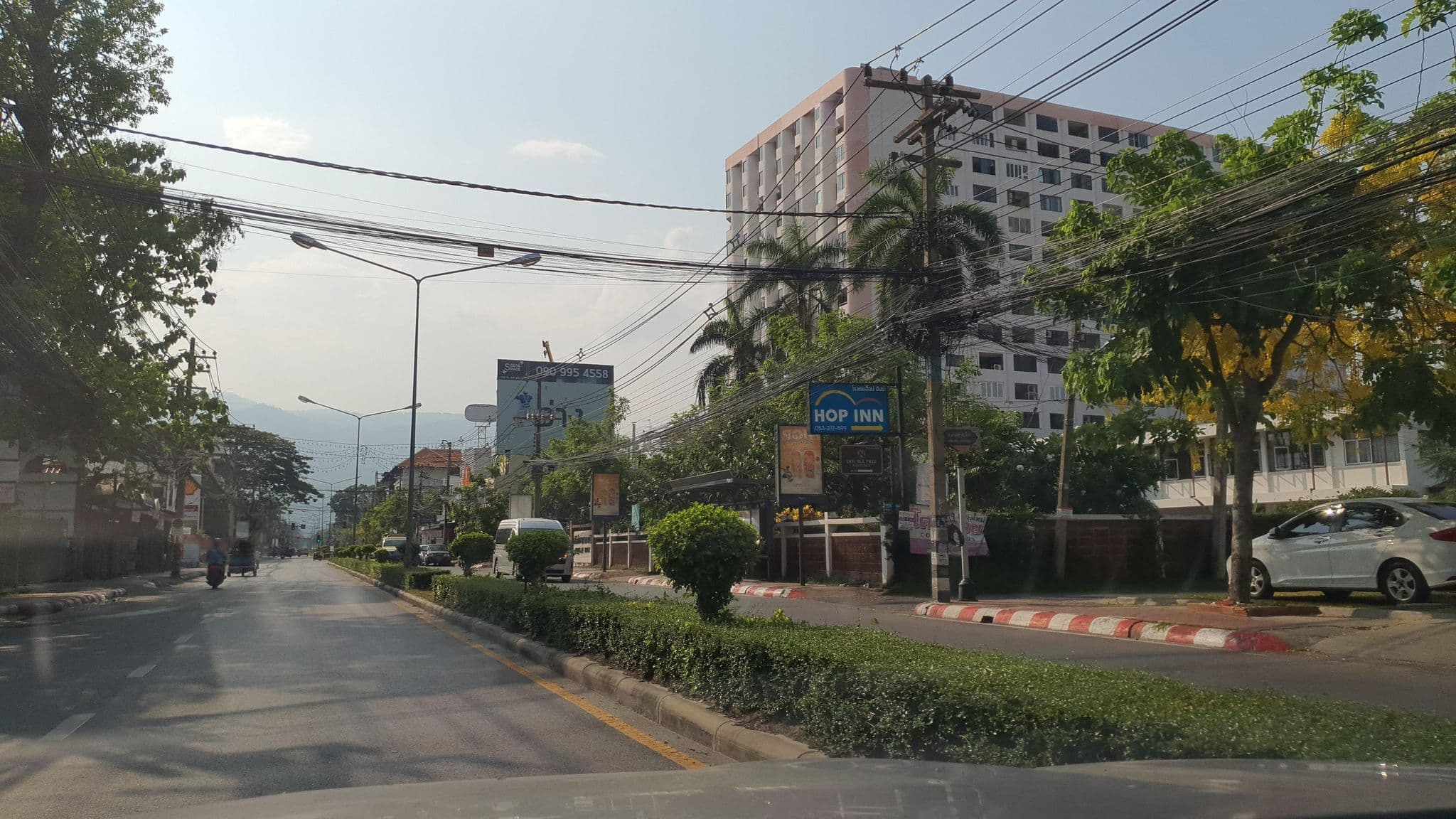 Street view near Soho Guesthouse, Chiang Mai — © jrcarlsen (CC BY-SA · Mapillary)