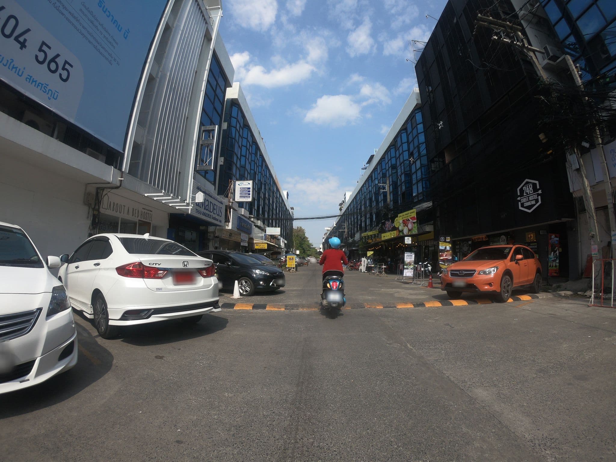 Street view near Discovery Youth Hostel, Chiang Mai