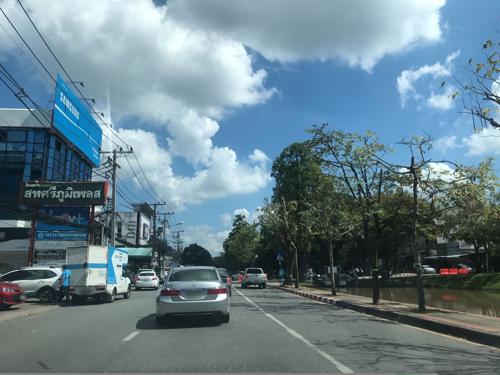 Street view near 168 Chiangmai Guesthouse, Chiang Mai — © prasert (CC BY-SA · Mapillary)