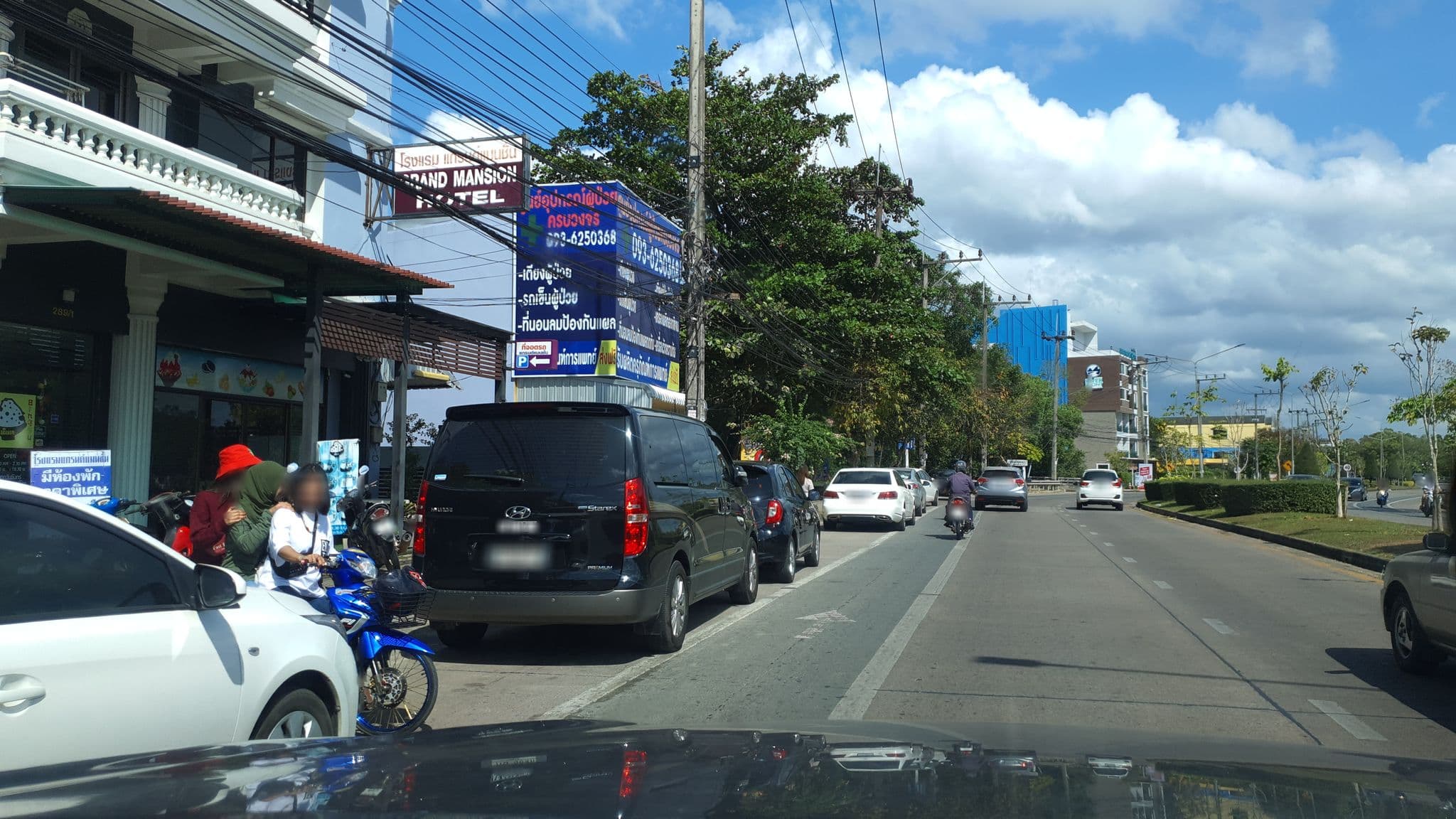 Street view near Grand Mansion Hotel, Krabi — © jrcarlsen (CC BY-SA · Mapillary)