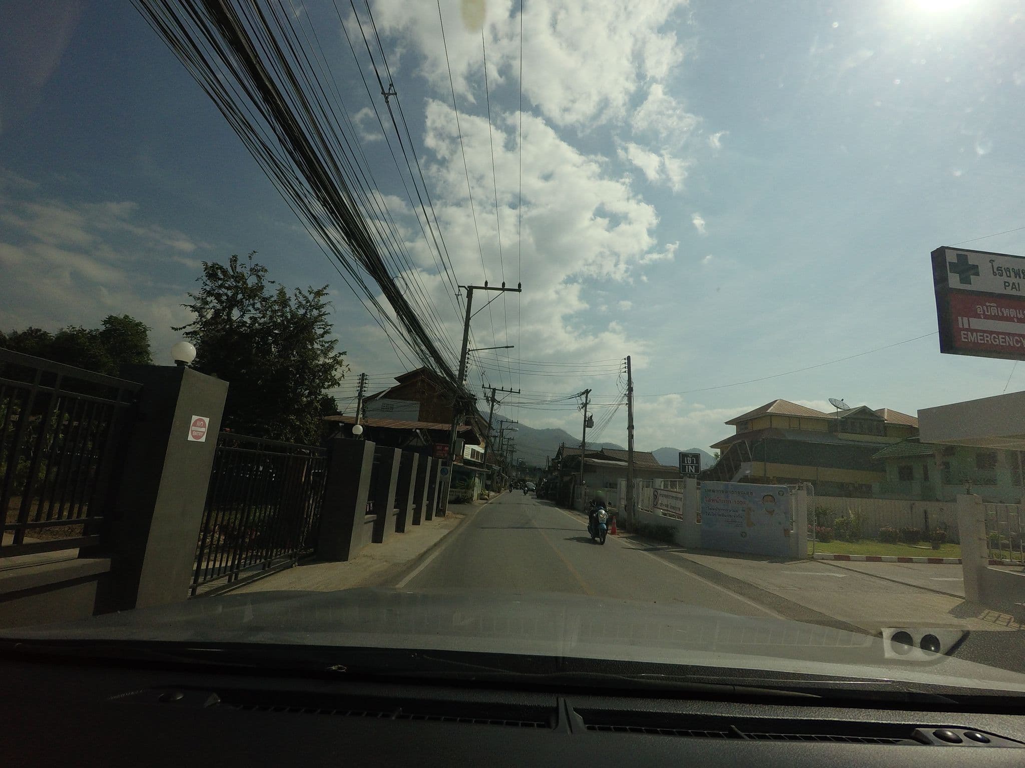 Street view near Hakku Guest House, Pai — © mishari (CC BY-SA · Mapillary)