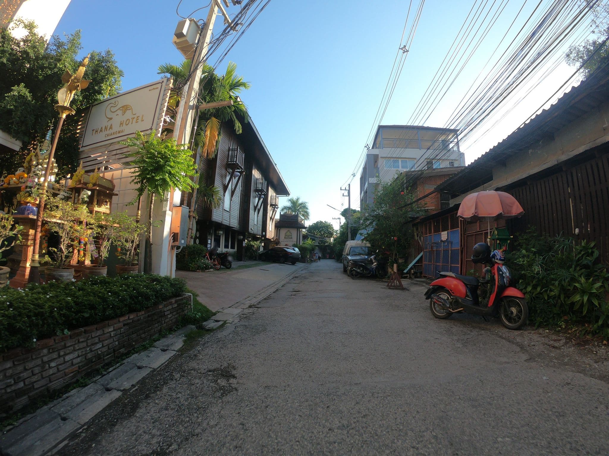 Street view near Thana Guesthouse, Chiang Mai