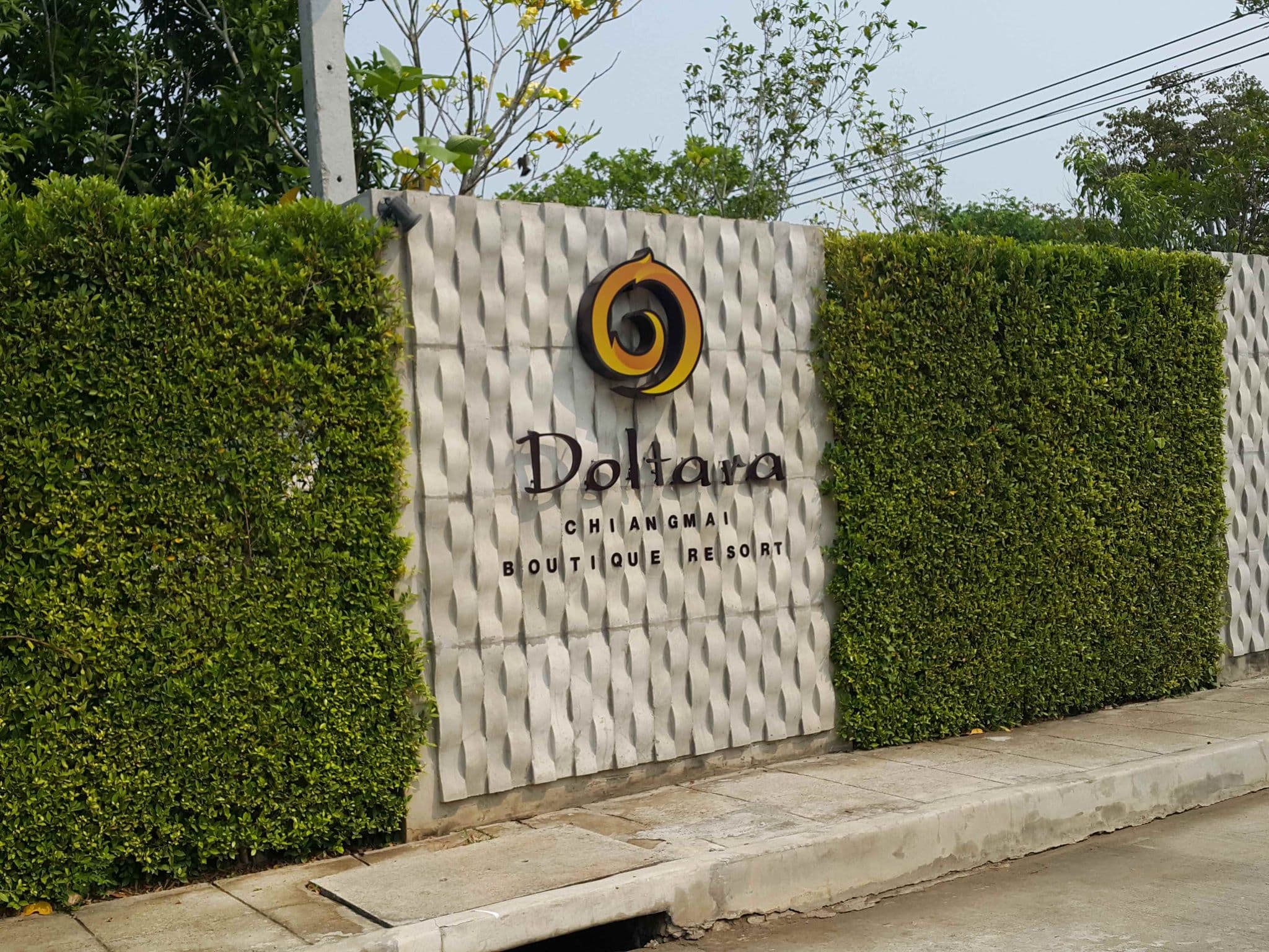 Street view near Doltara, San Kamphaeng — © jrcarlsen (CC BY-SA · Mapillary)