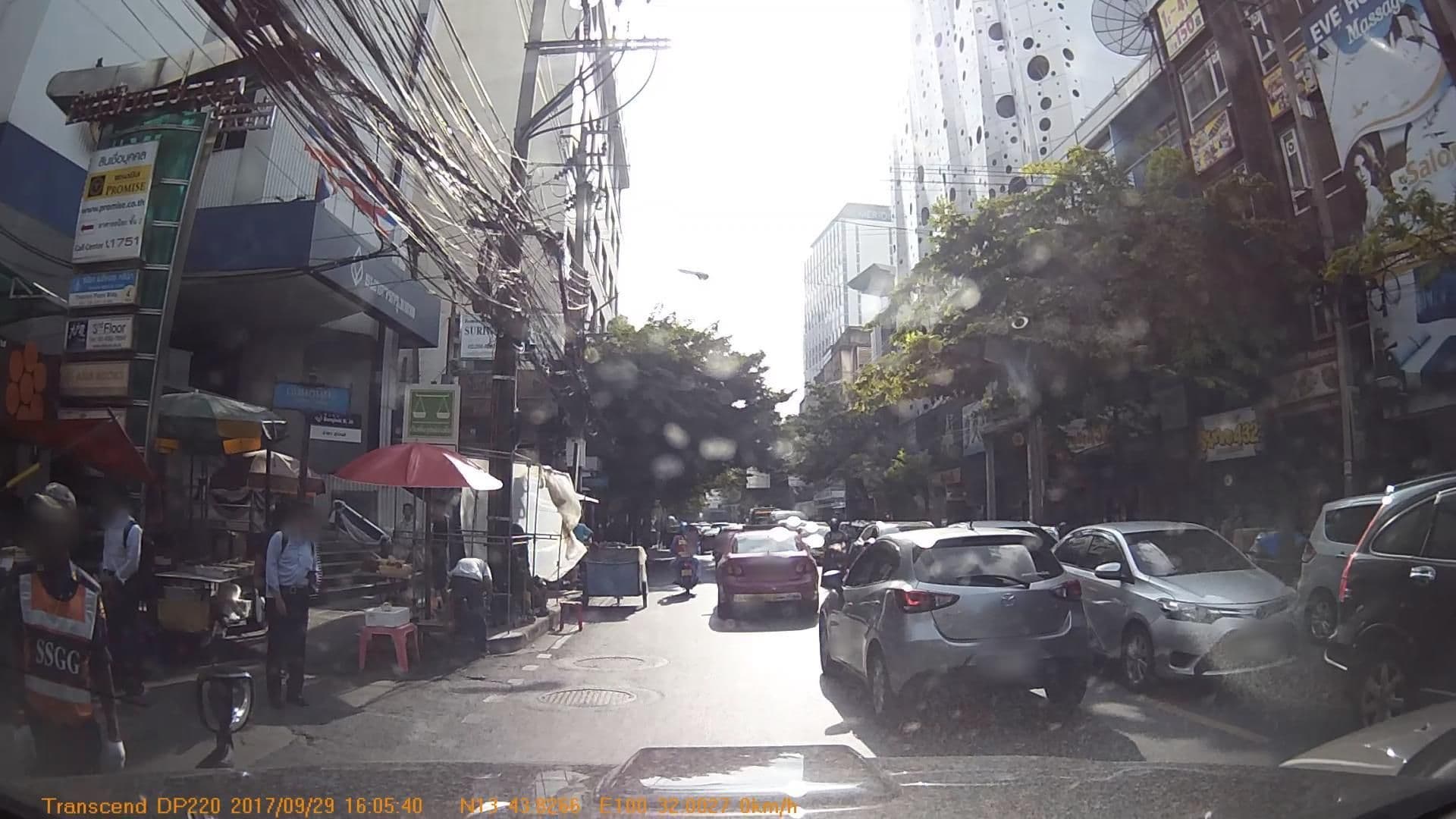Street view near Suriwongse, Bang Rak