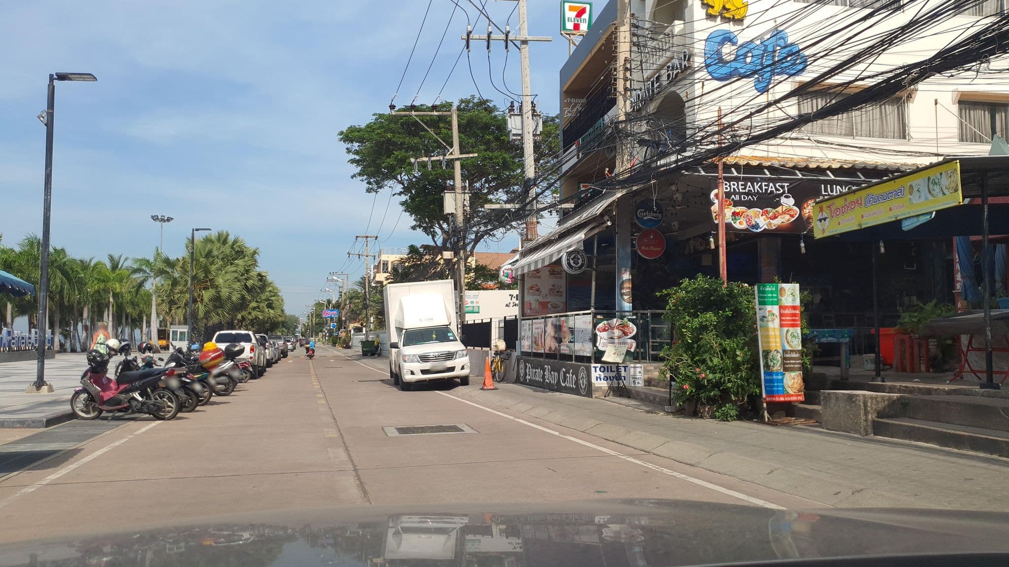 Street view near D.D. Inn Guest House, Pattaya