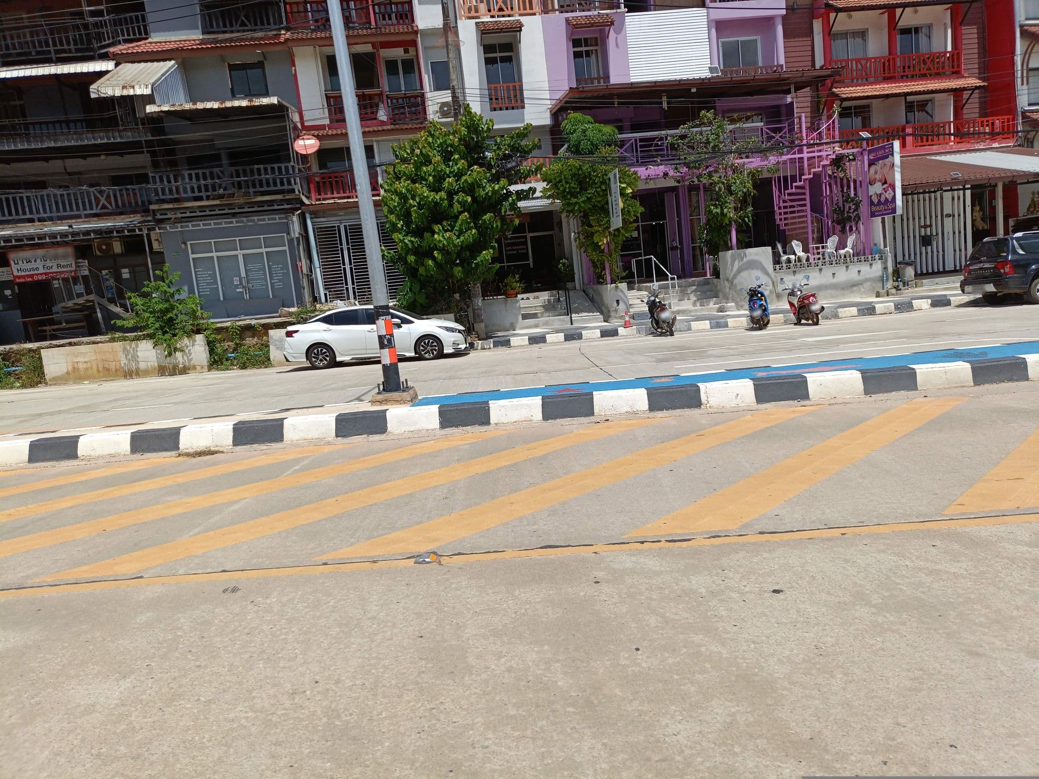Street view near The Metallic, Saladan