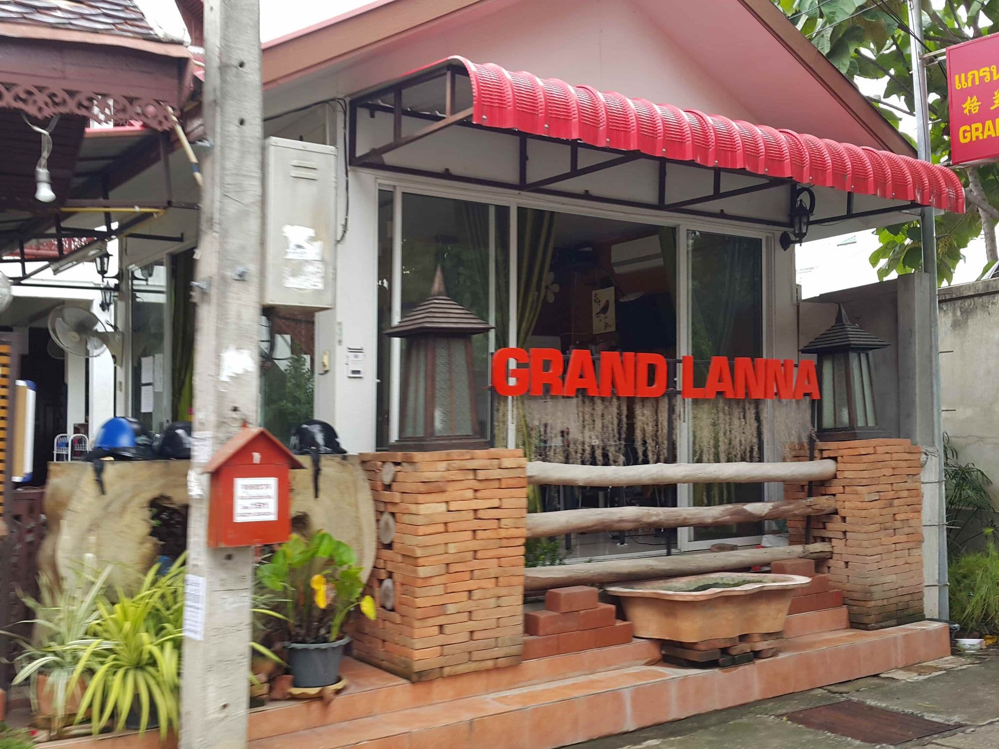 Street view near Grand Lanna Hotel, Chiang Mai