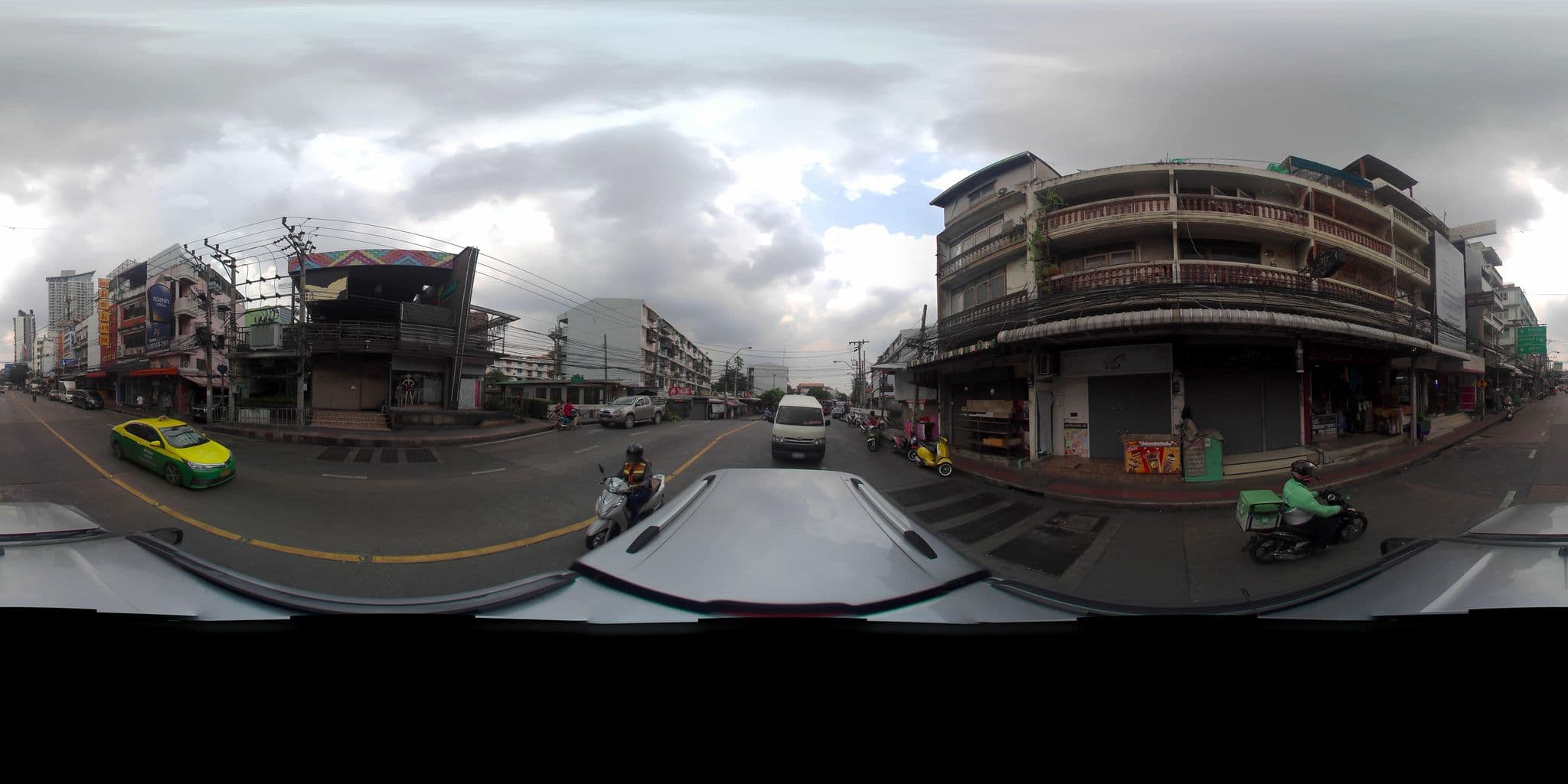 Street view near The Palazzo, Huai Khwang — © tritaporn (CC BY-SA · Mapillary)