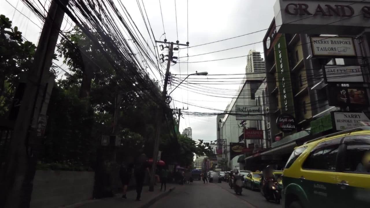 Street view near Double One, Makkasan — © toffy (CC BY-SA · Mapillary)