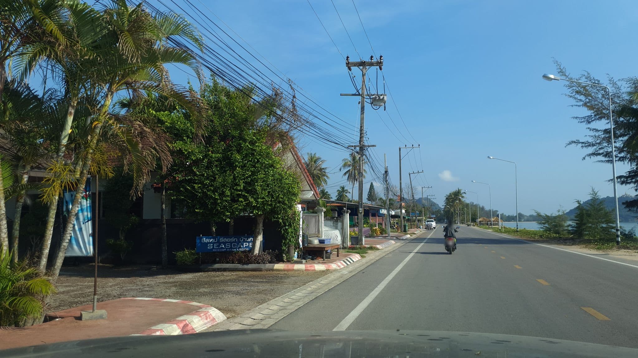 Street view near Seascape Resort, Bang Saphan — © jrcarlsen (CC BY-SA · Mapillary)