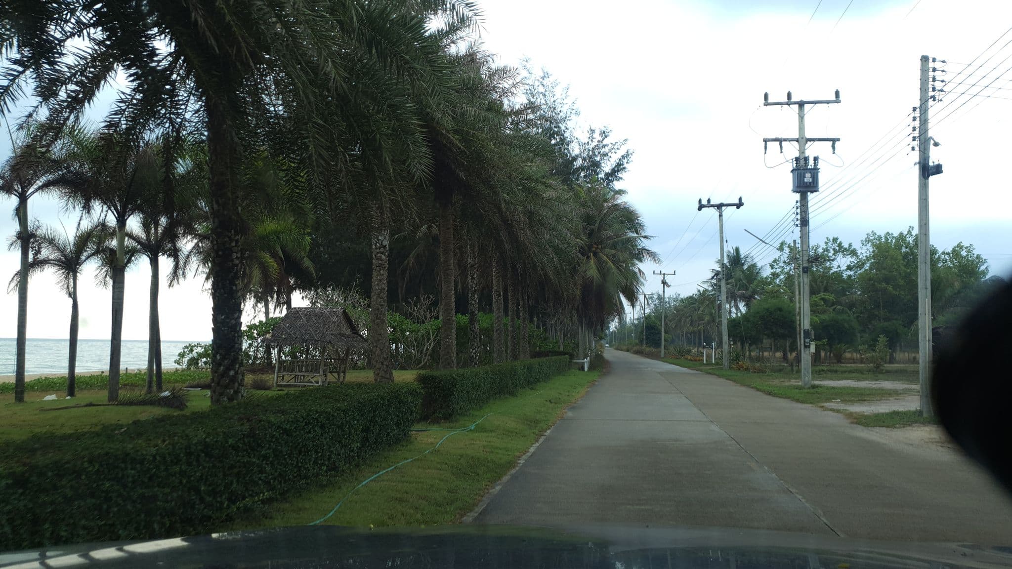 Street view near Bankrut Residence, Bang Saphan — © jrcarlsen (CC BY-SA · Mapillary)