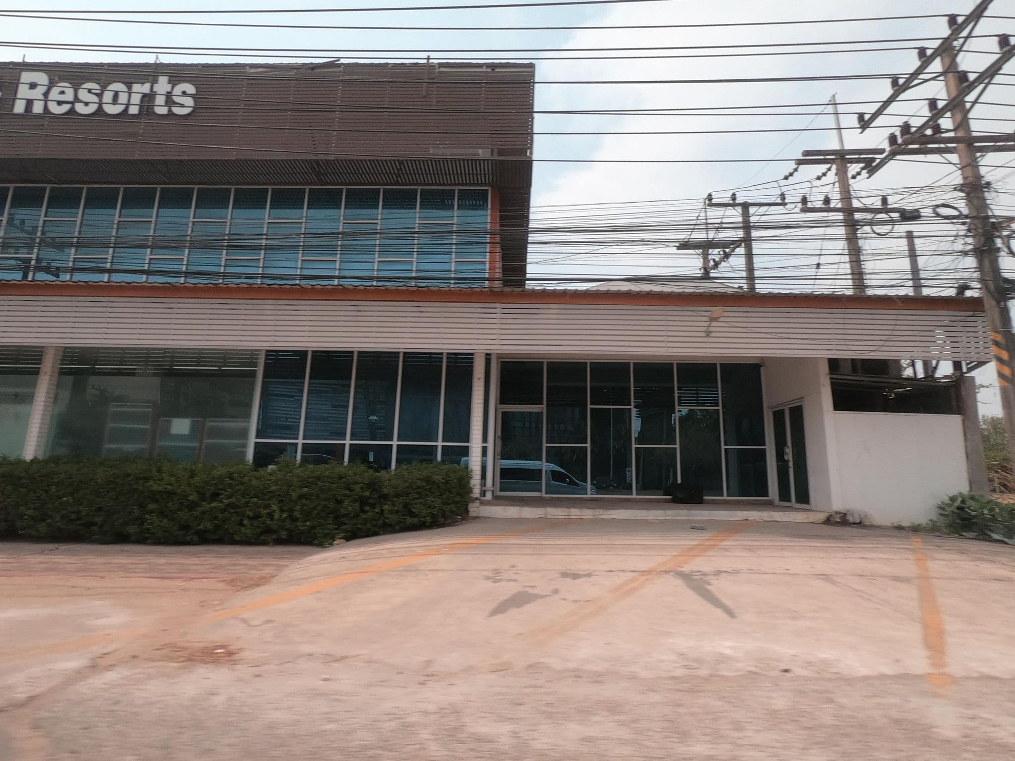 Street view near Baan Suan Hotel & Golf Resort, Warin Chamrap — © sisaket (CC BY-SA · Mapillary)