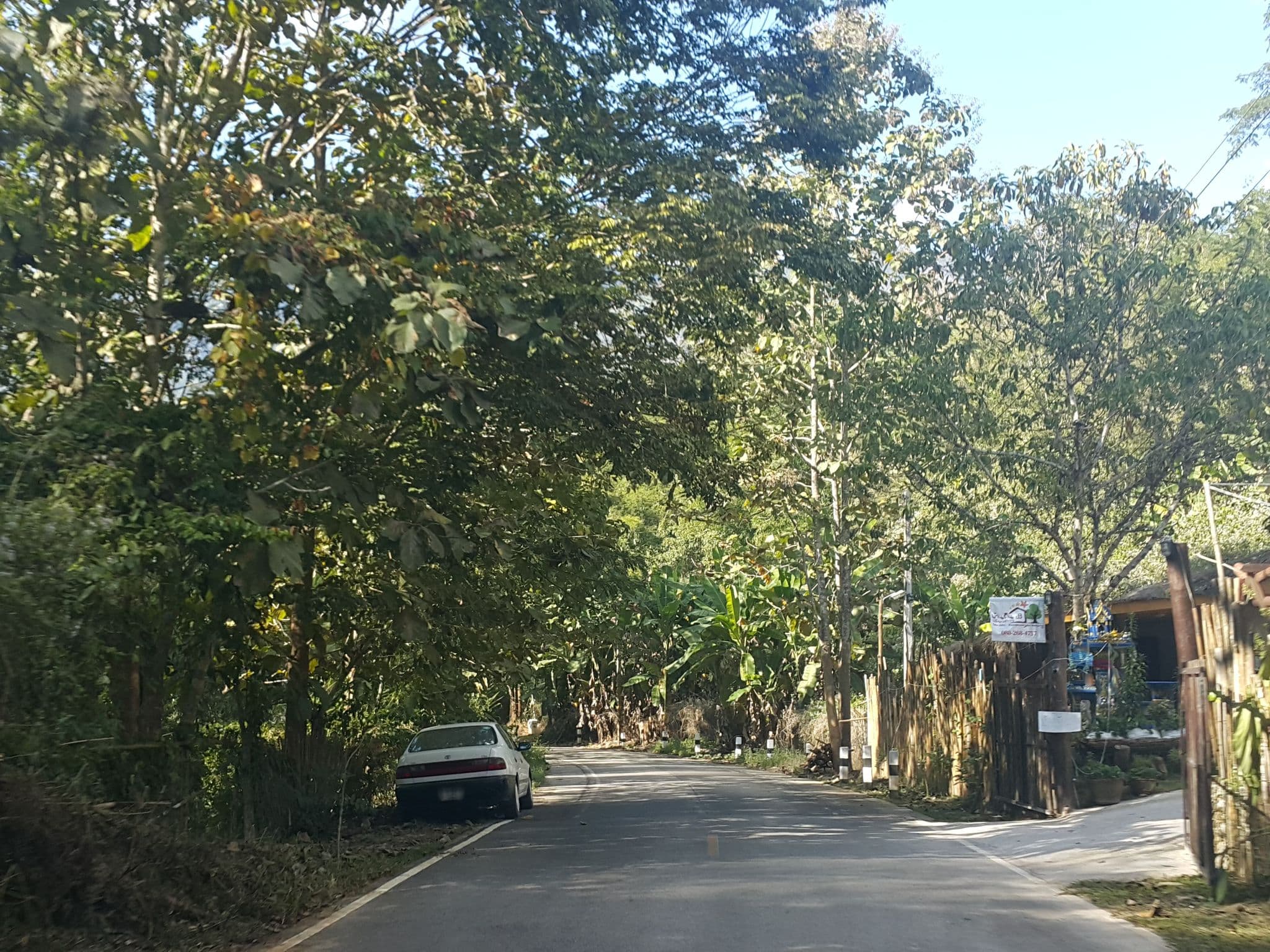 Street view near Baan Din Chiang Dao Homestay, Phrao — © jrcarlsen (CC BY-SA · Mapillary)