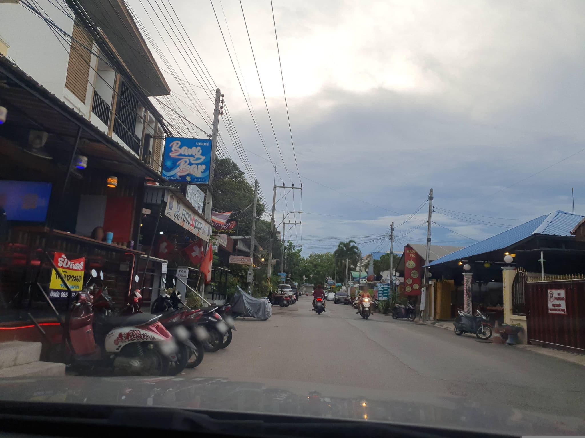 Street view near Lovely Guesthouse 94, Hua Hin