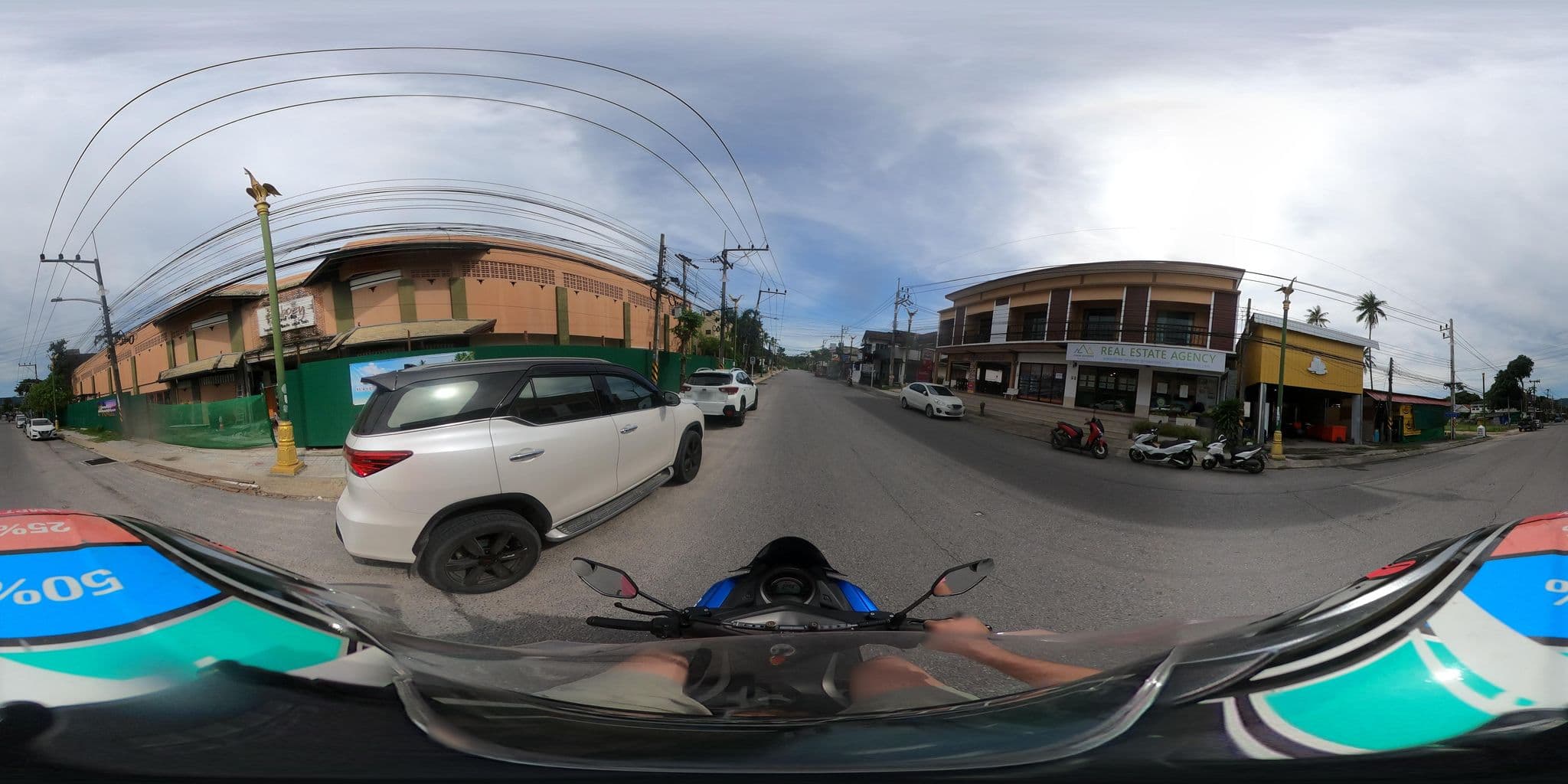 Street view near Saboey Resort and Villas, Ko Samui — © emseesee (CC BY-SA · Mapillary)