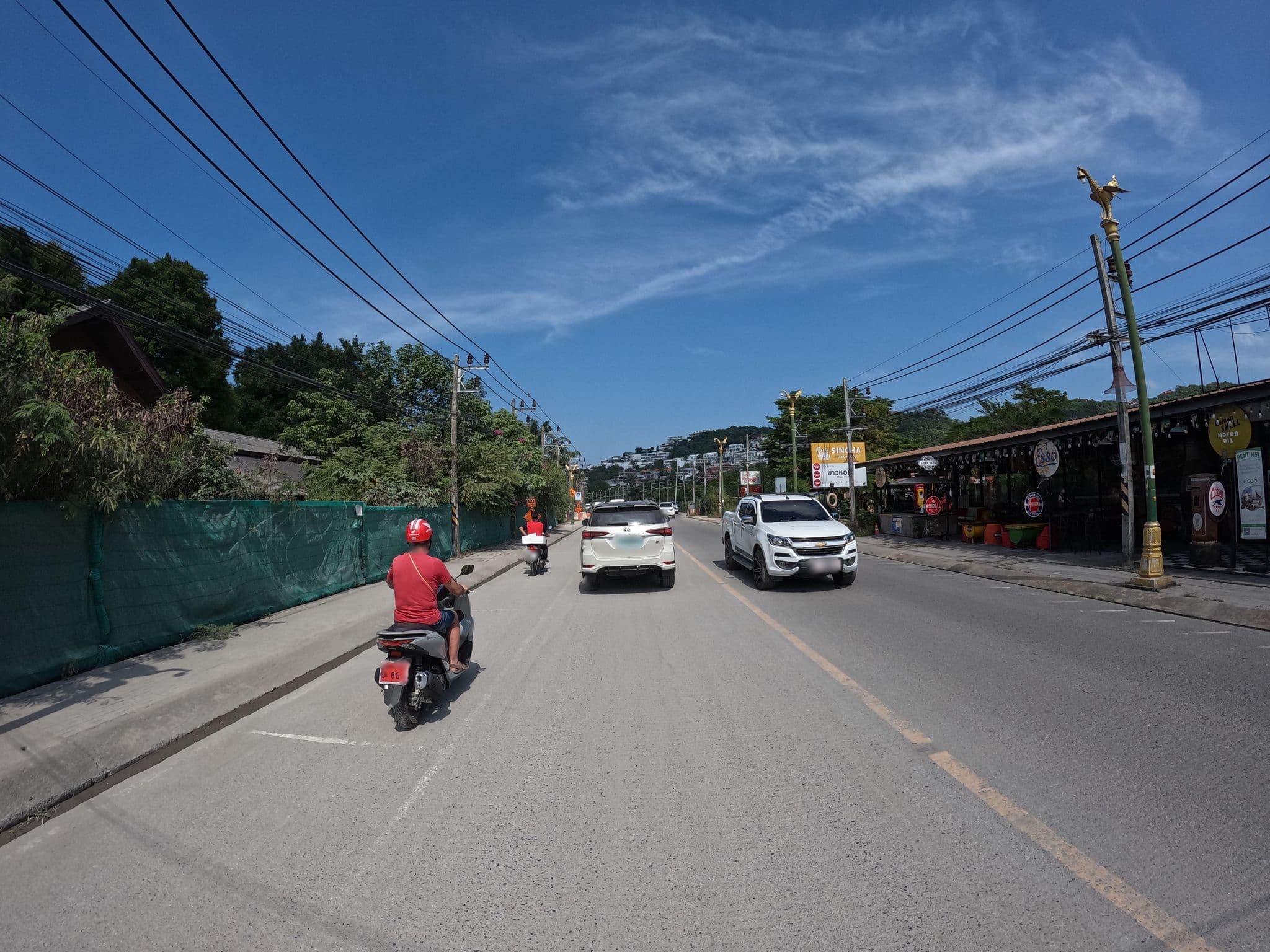 Street view near Nara Garden Beach Resort, Ko Samui