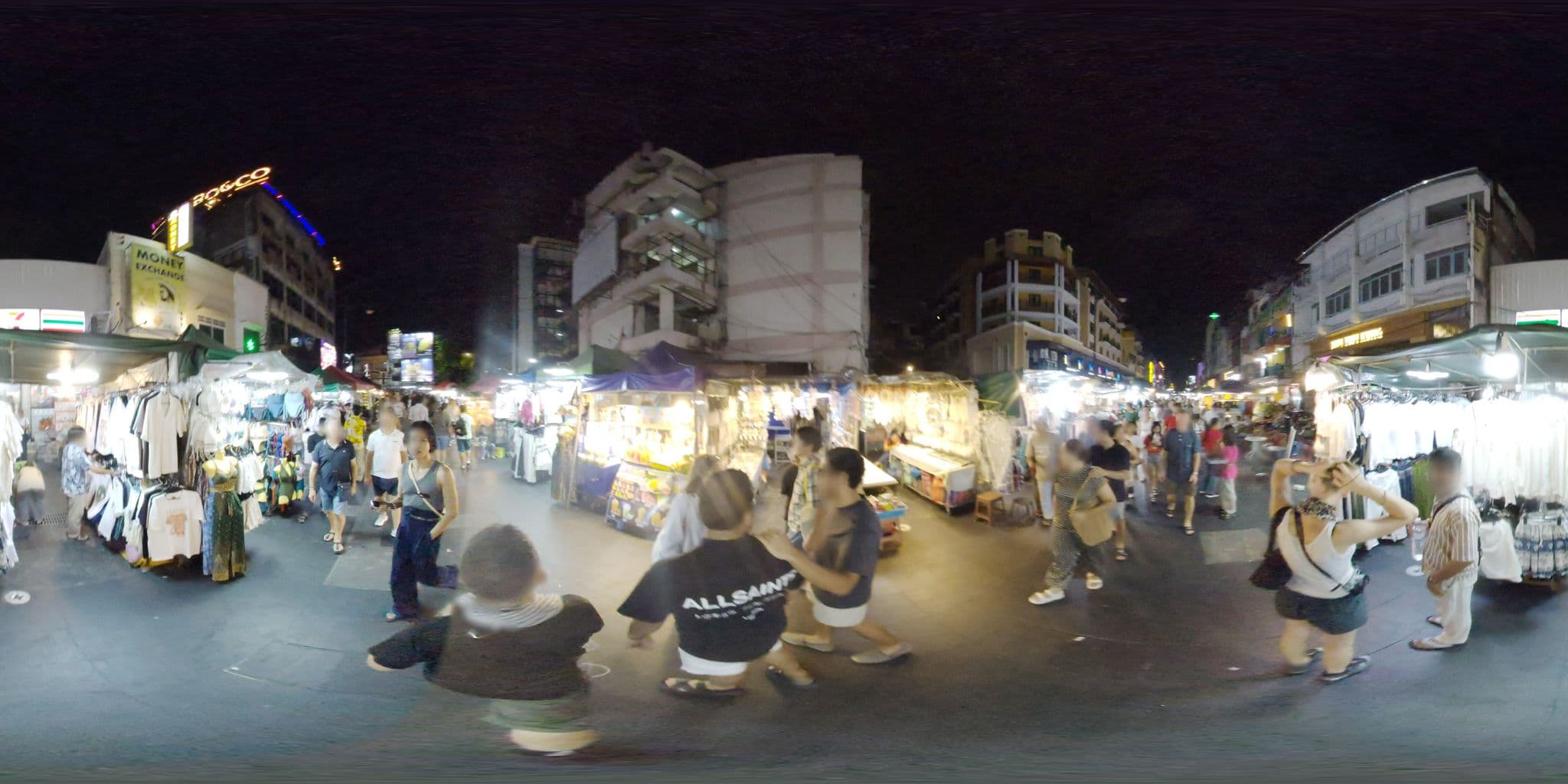 Street view near Vayu Guest House, Phra Nakhon