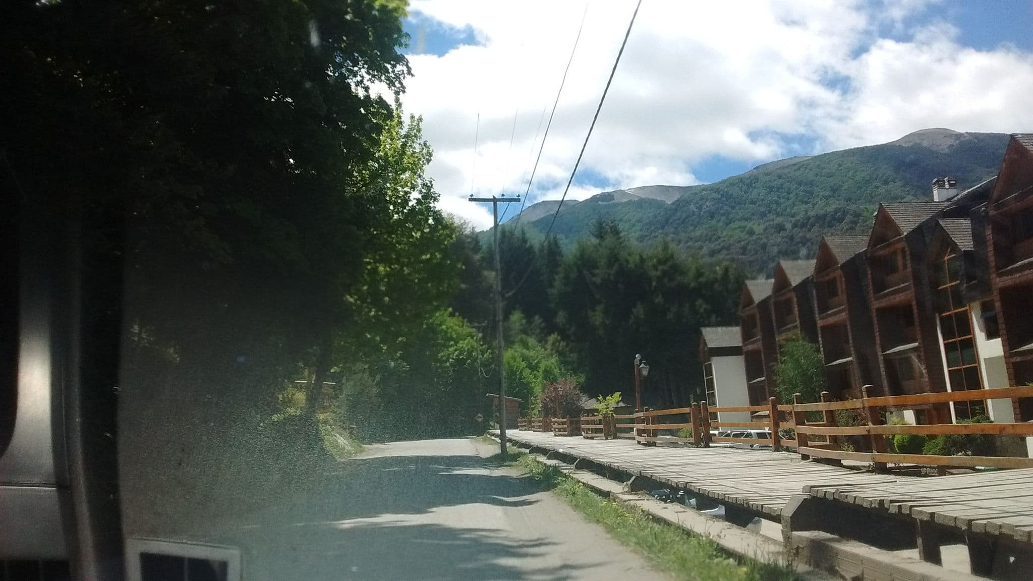 Street view near Bahía Manzano Resort, Villa La Angostura