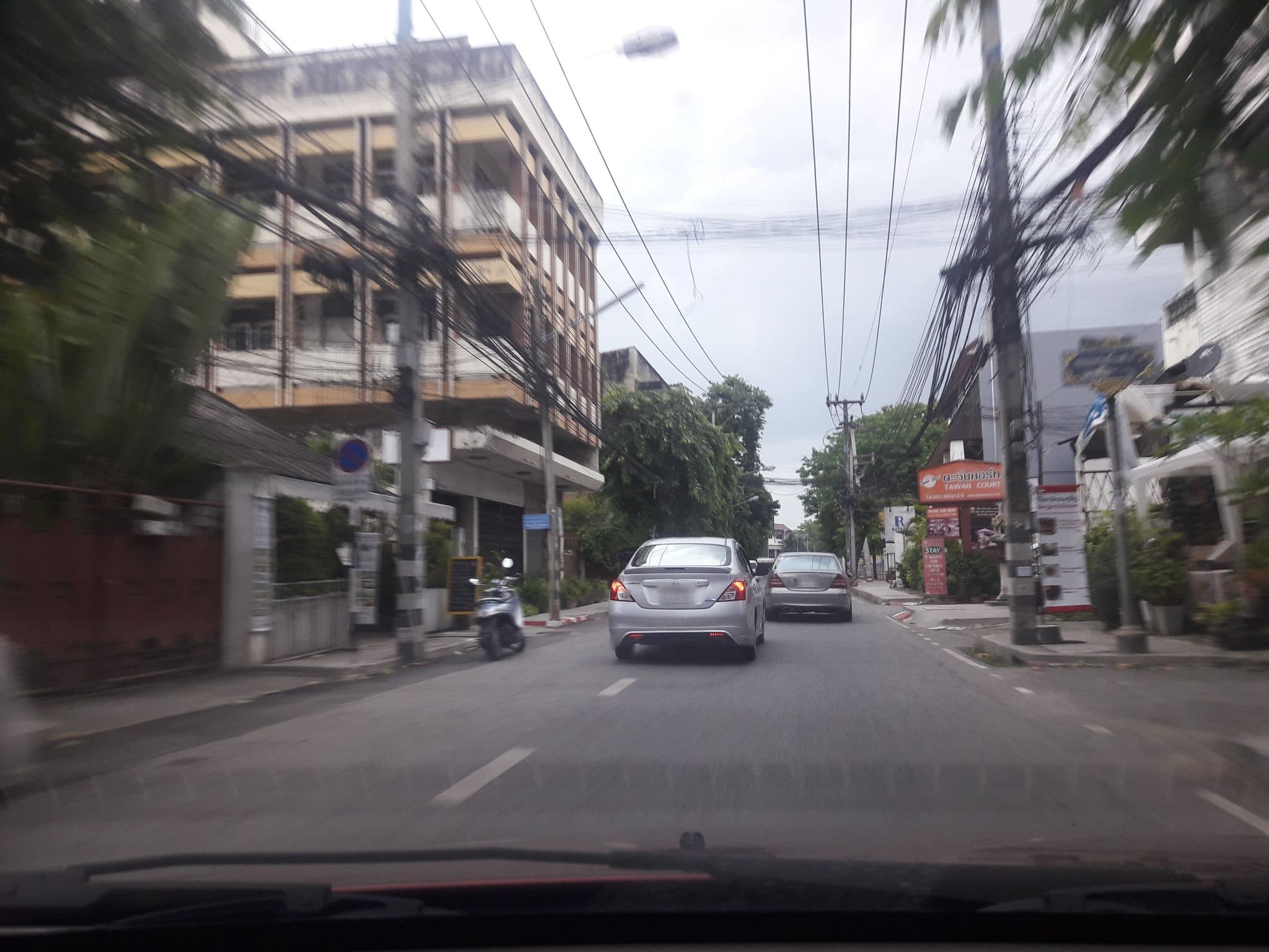 Street view near The Grace House Chiangmai, Chiang Mai — © ratchaphat (CC BY-SA · Mapillary)