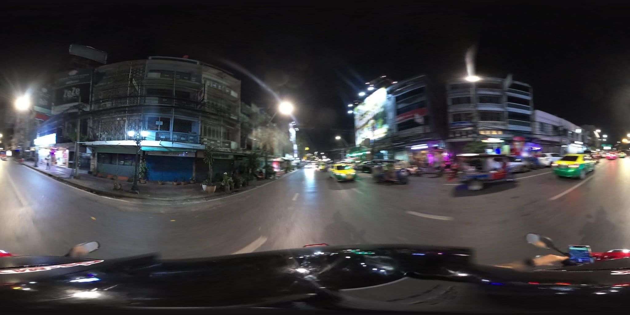 Street view near Khao San Rainbow Hostel, Phra Nakhon