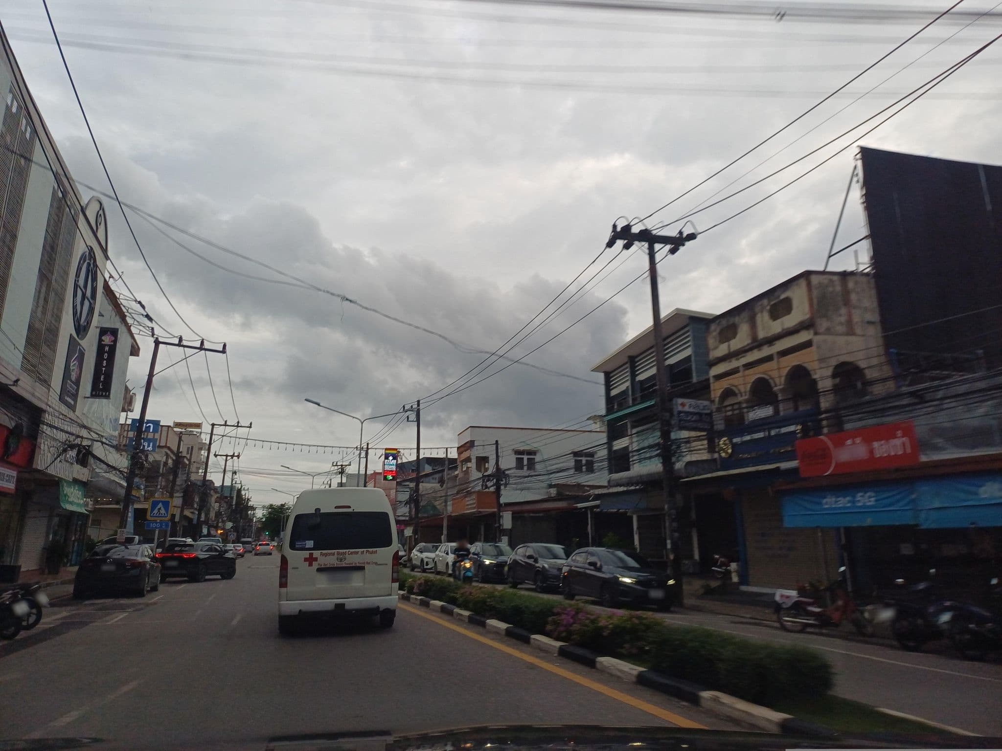 Street view near At Night hostel, Ban Talat Nua — © EakMor (CC BY-SA · Mapillary)