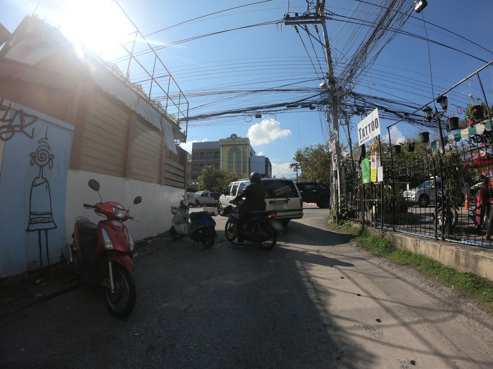 Street view near Stamps Backpackers, Chiang Mai