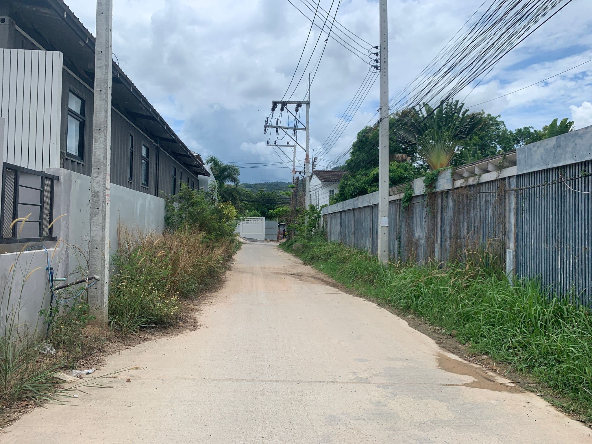 Street view near Us Hostel, Ko Samui