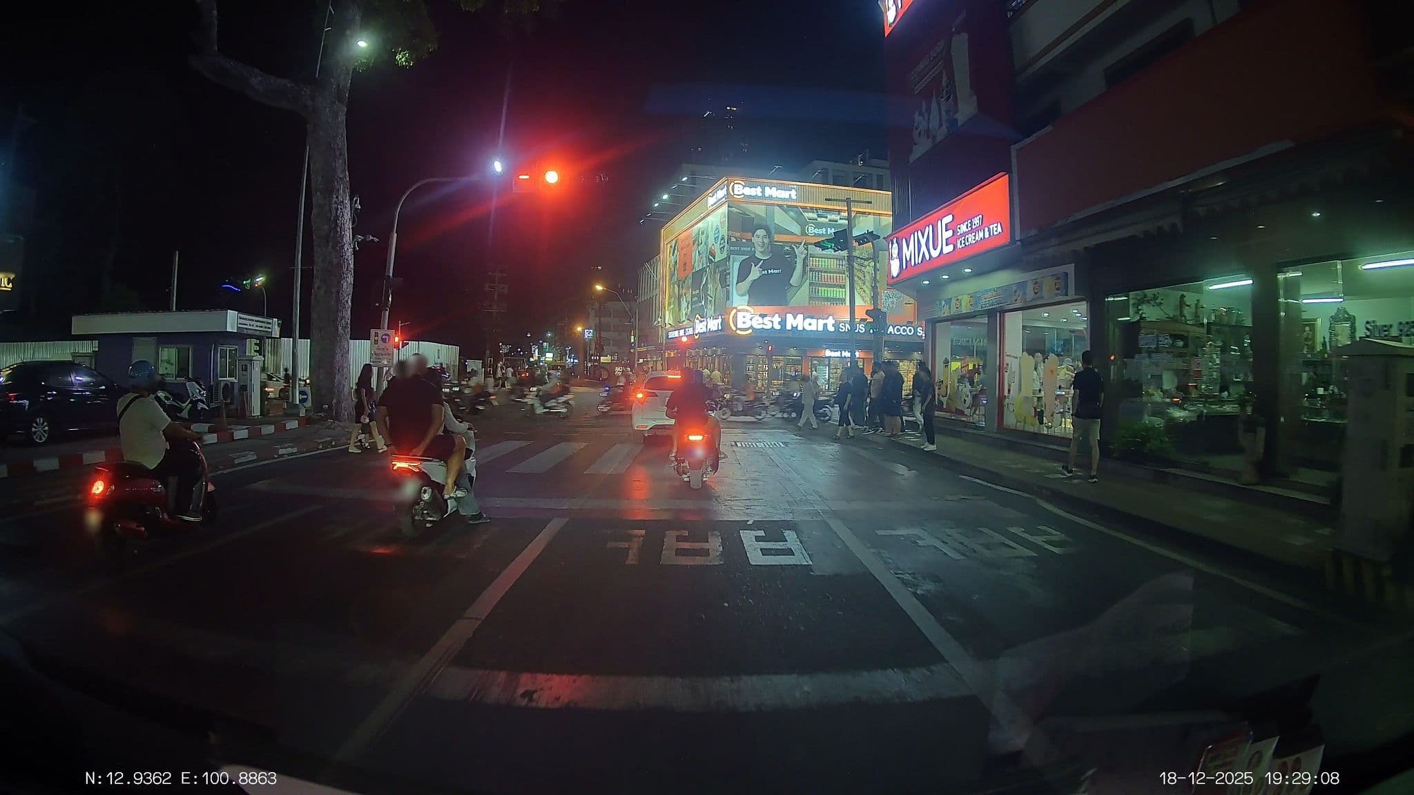 Street view near At Home Executive Apartment, Pattaya