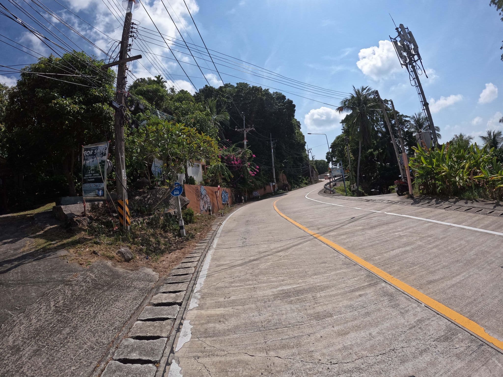 Street view near Hill Side House, Ko Pha Ngan