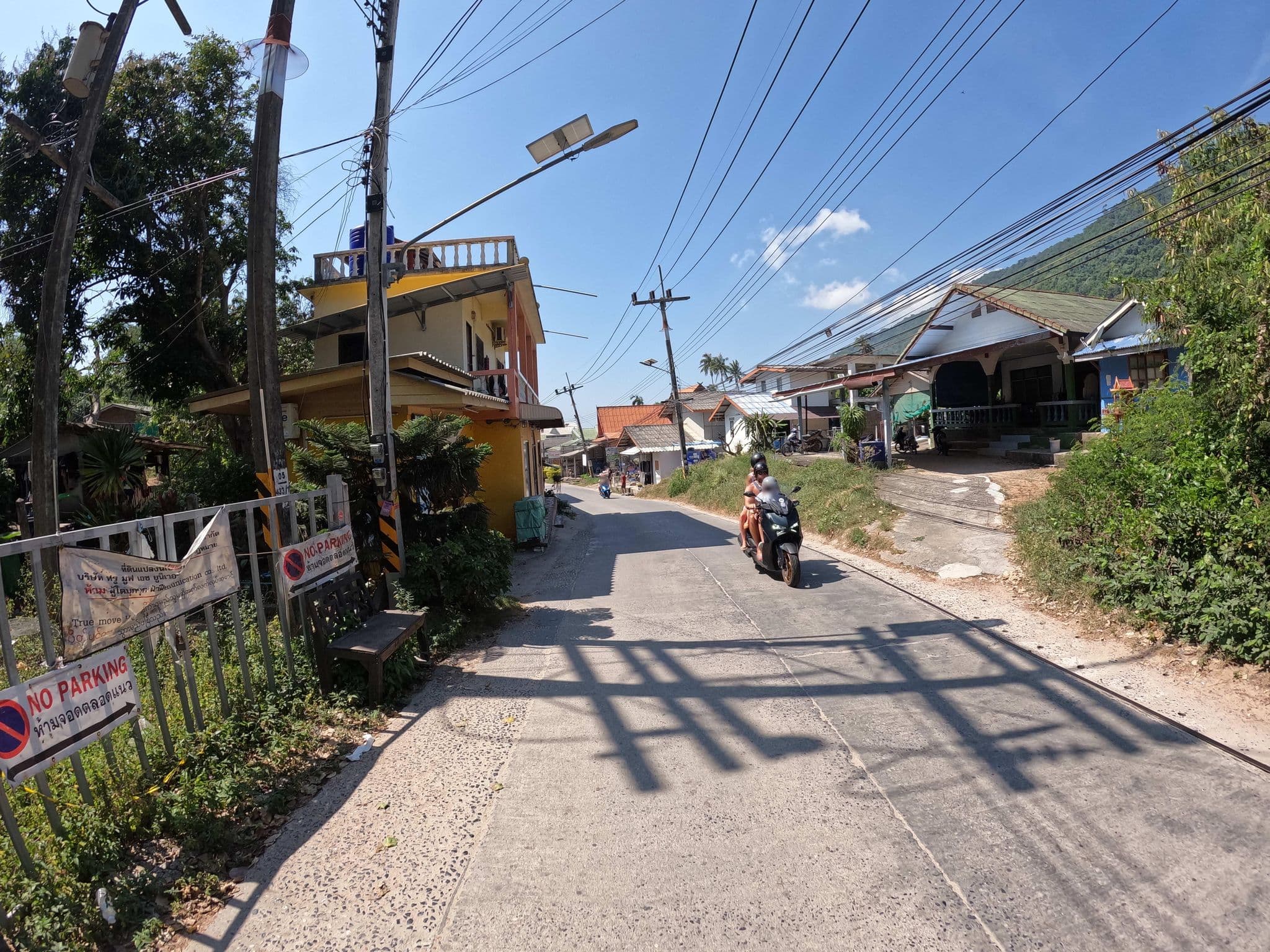 Street view near Sleep Tight Hostel, Ko Pha Ngan