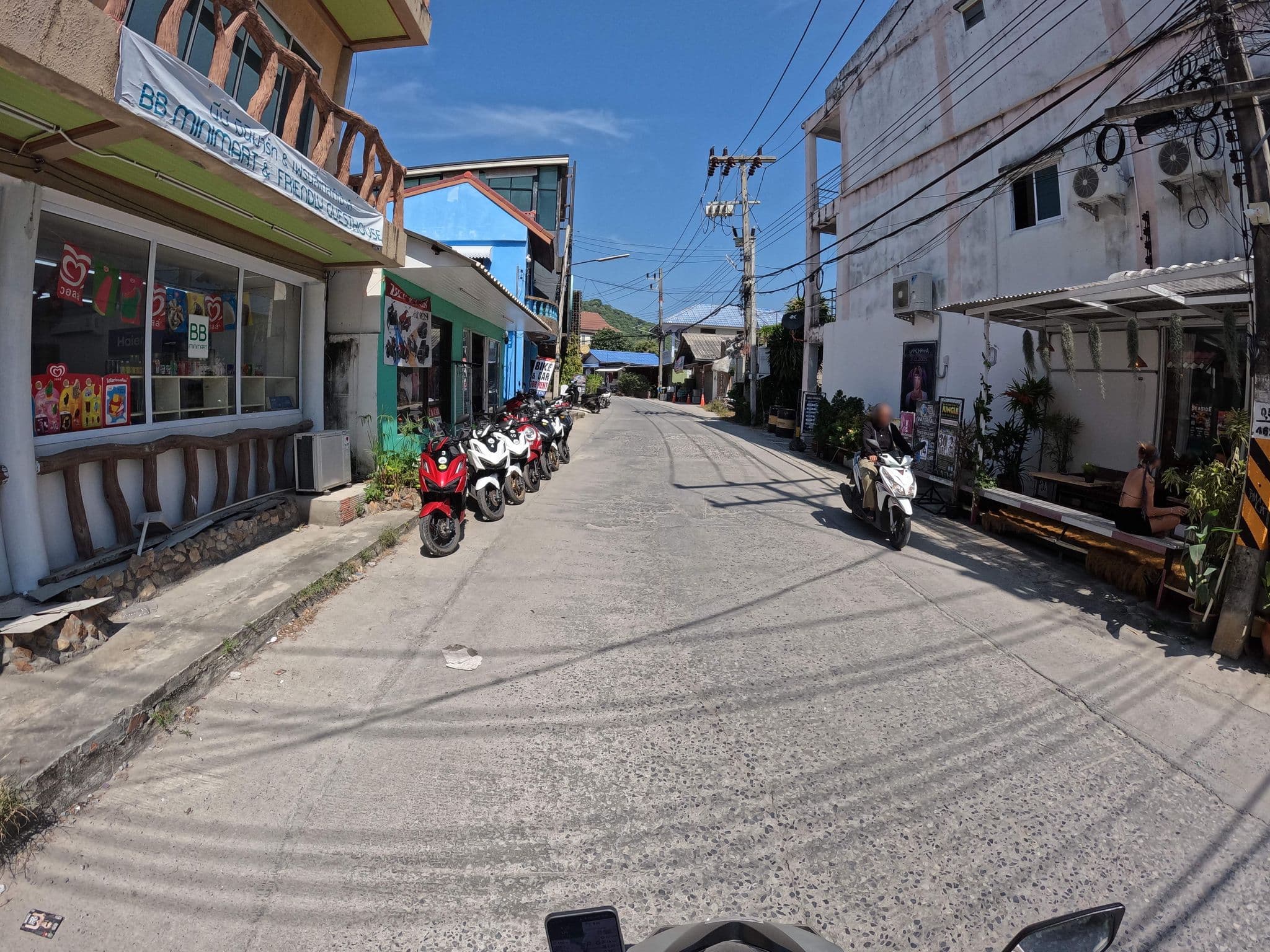 Street view near Friendly Guesthouse, Ko Pha Ngan
