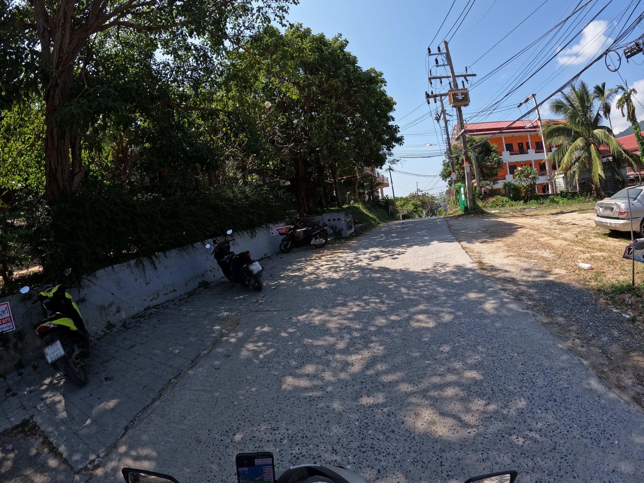 Street view near Little Paradise, Ko Pha Ngan — © lucomsky (CC BY-SA · Mapillary)