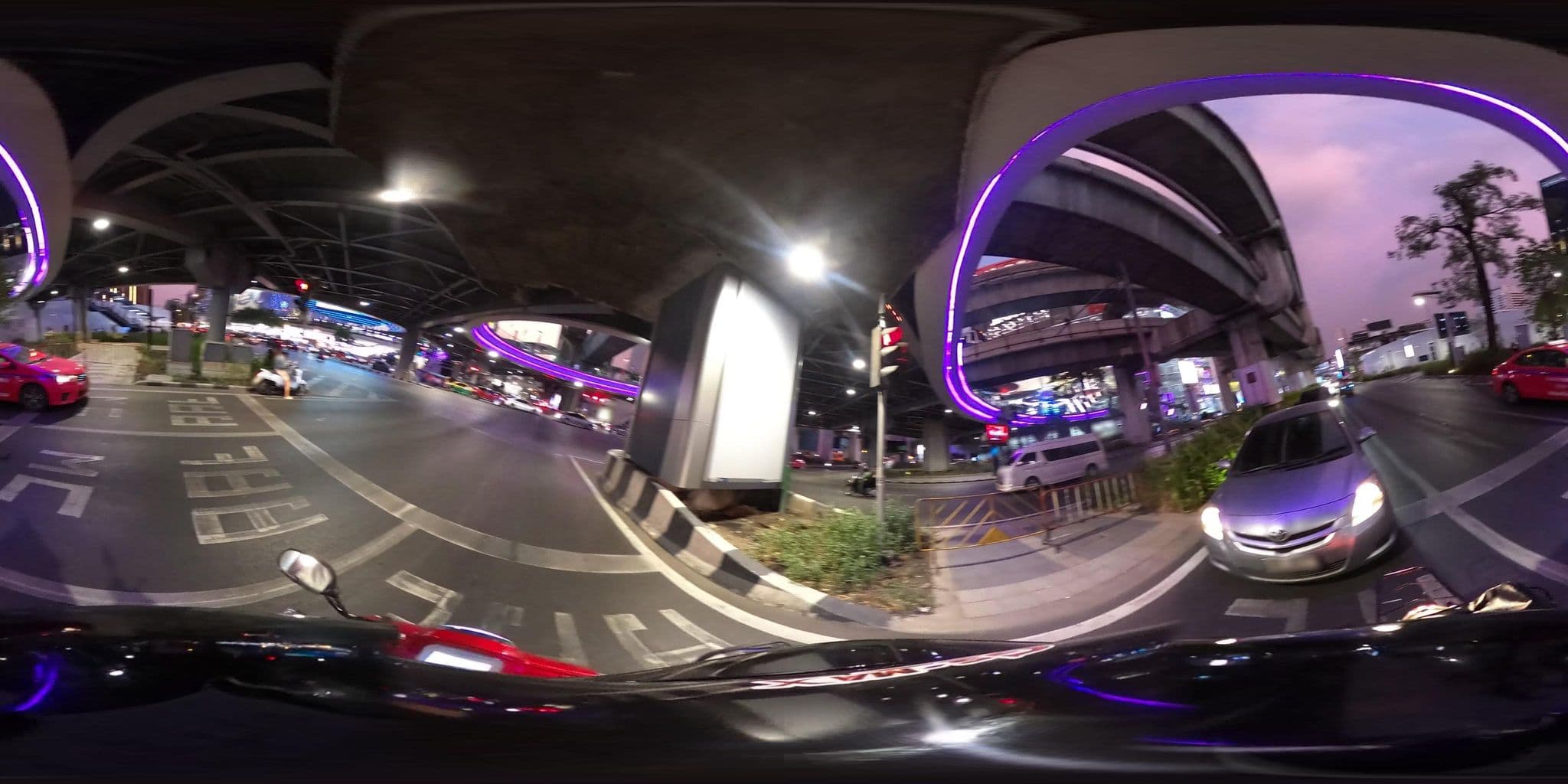 Street view near Hotel Reno, Pathum Wan — © NatchaponJ (CC BY-SA · Mapillary)
