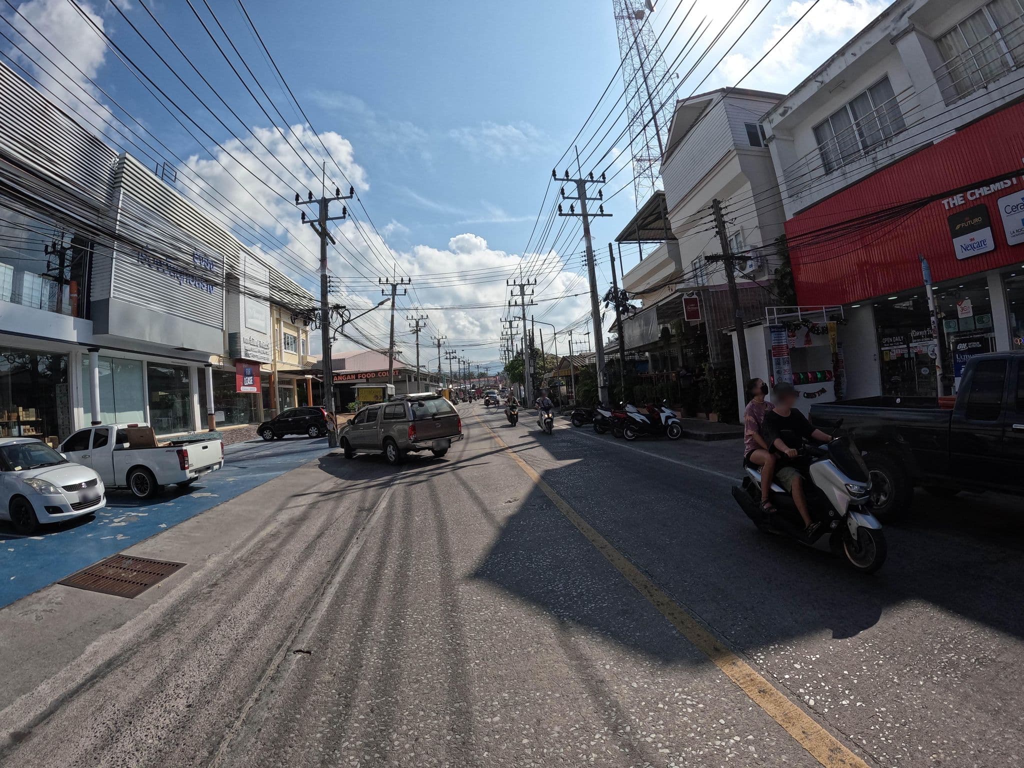 Street view near Blessing Backpackers, Ko Pha Ngan