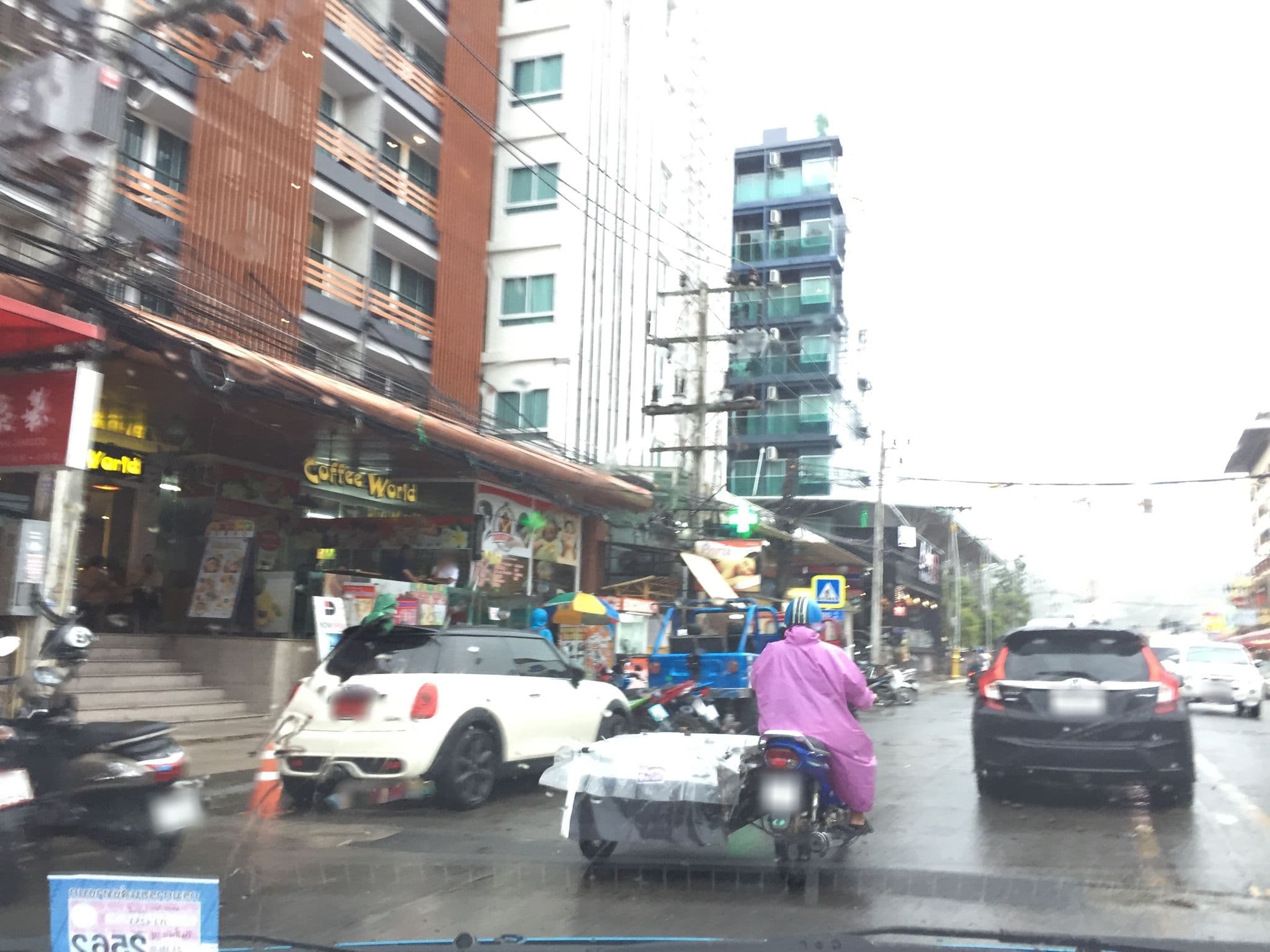 Street view near The Crib Patong, Patong — © chiaki33 (CC BY-SA · Mapillary)