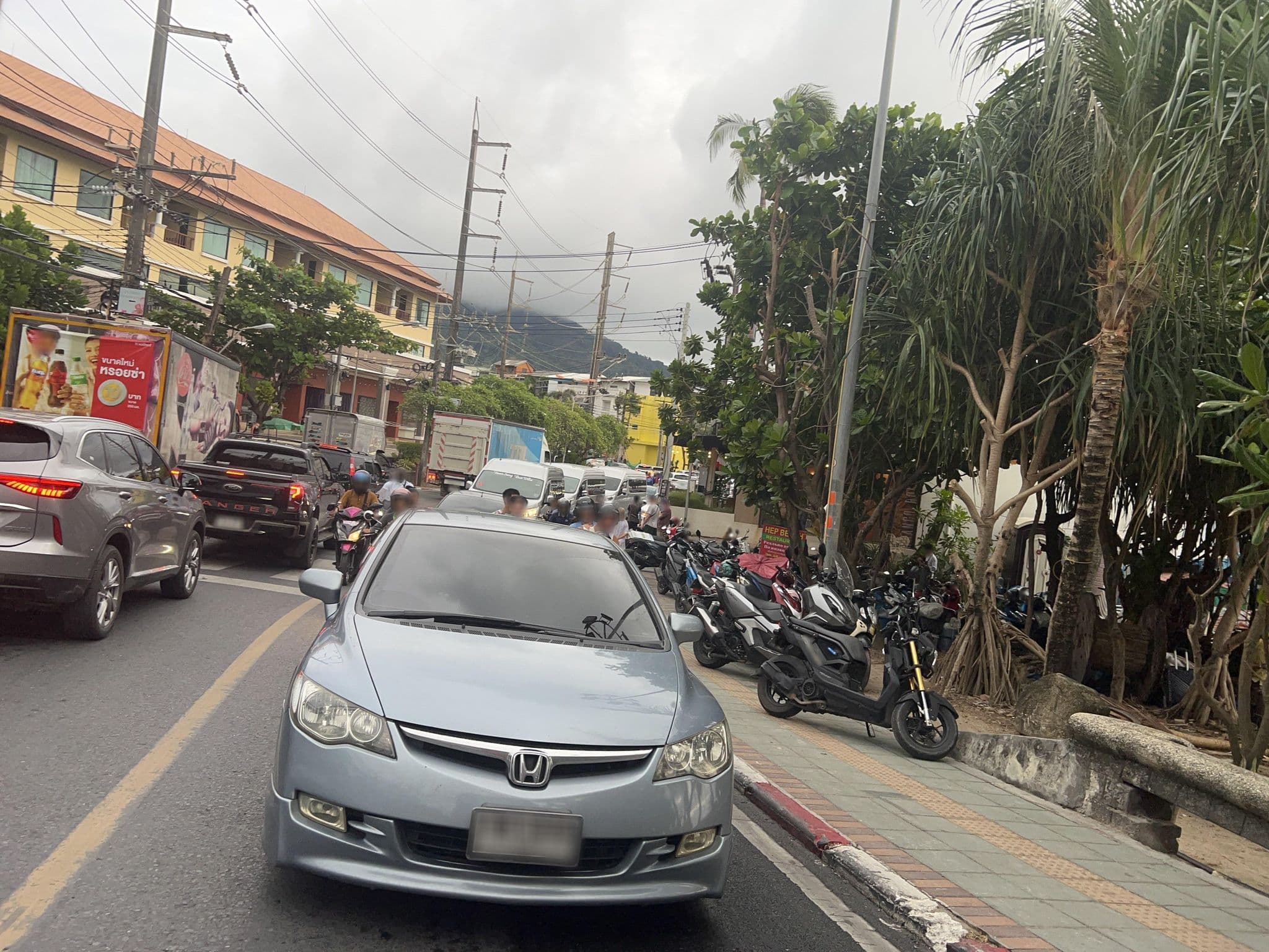 Street view near Le Tong Beach, Patong — © TonyStark (CC BY-SA · Mapillary)